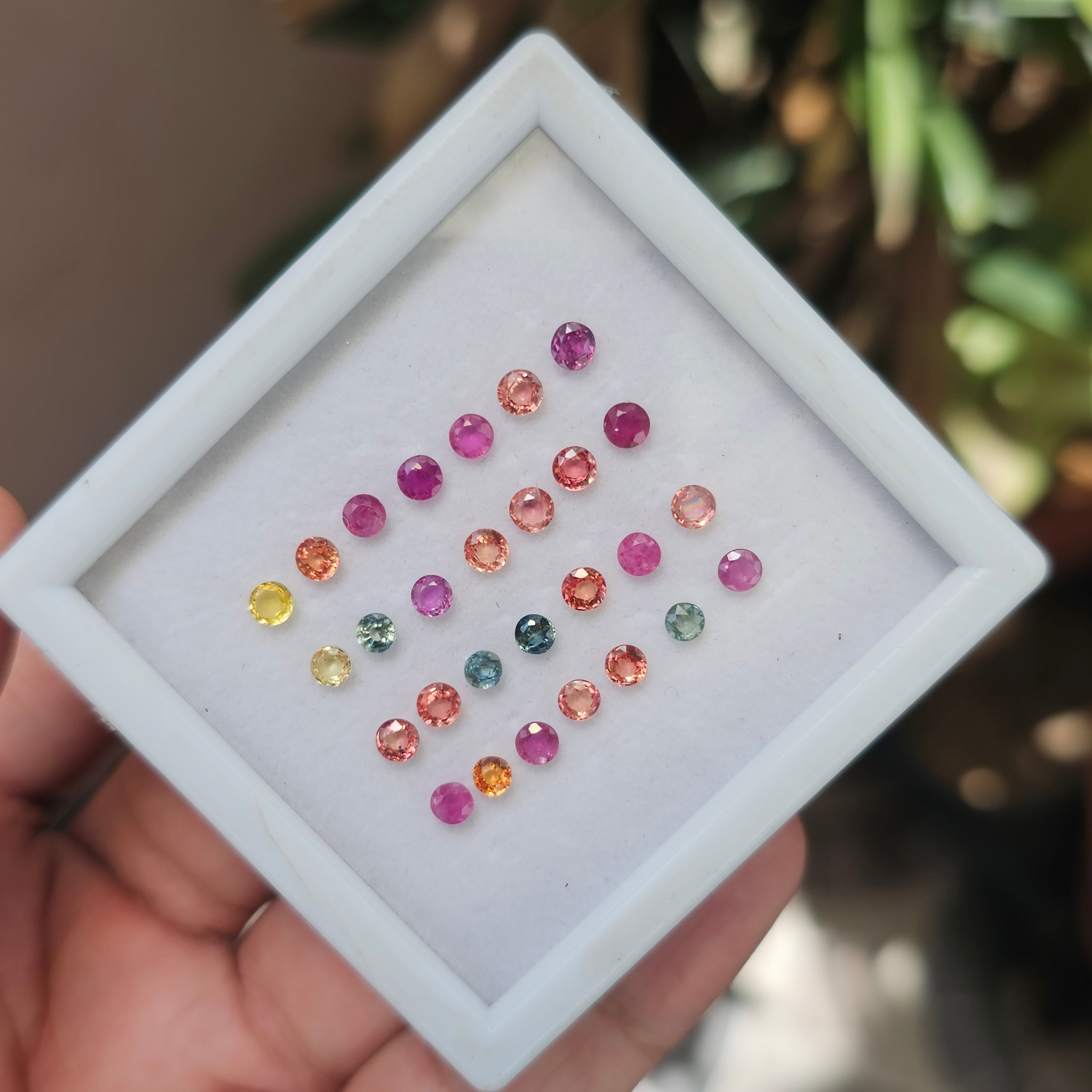 28 Pieces Natural Multi Sapphire Faceted Gemstones Round Shape Size: 3mm to 4mm - The LabradoriteKing