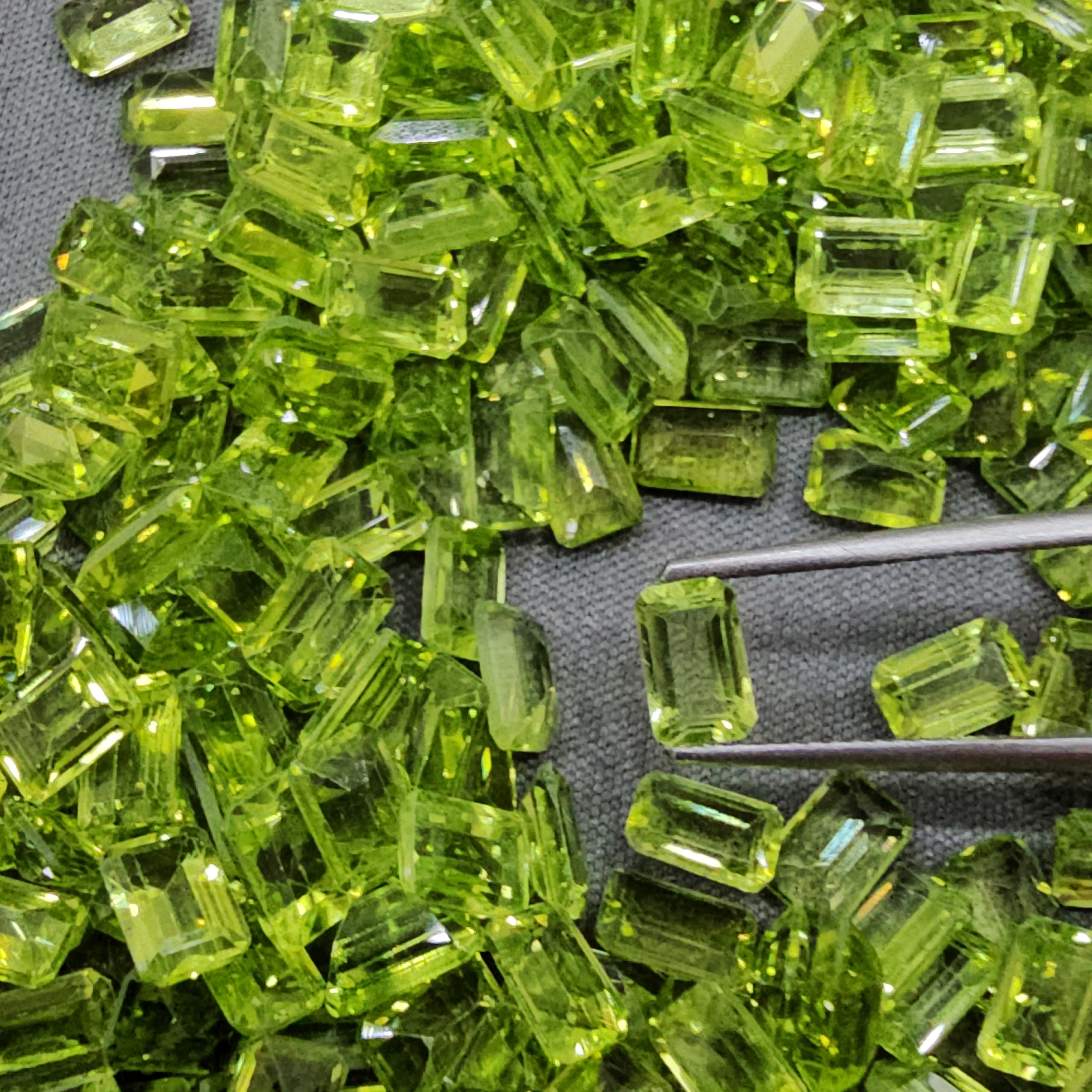 12 Pcs of Natural Peridots | 6x4mm Rectangular - The LabradoriteKing