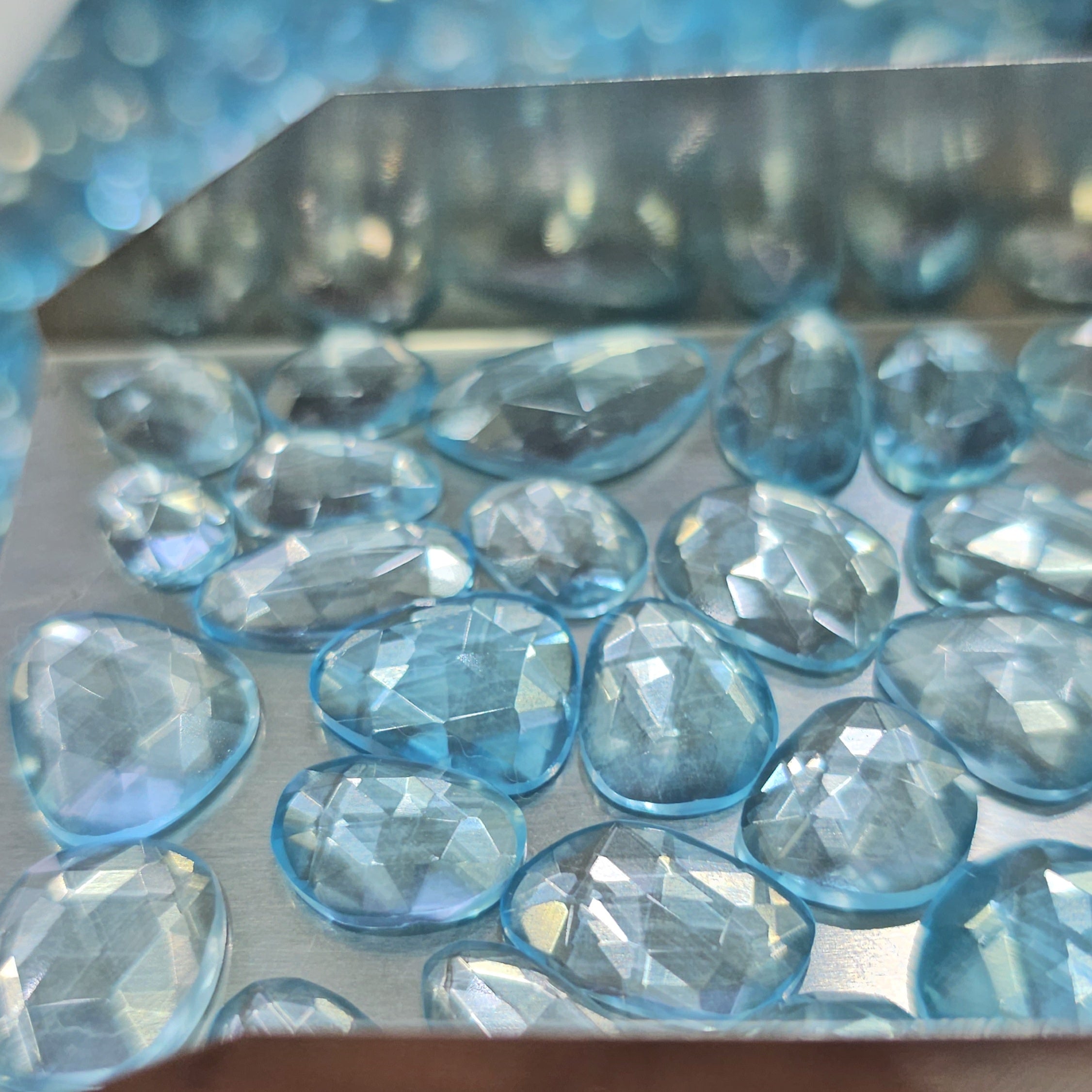 20 Pcs Blue Topaz Rosecuts | 8-15mm Size | Flat Back Rosecuts - The LabradoriteKing