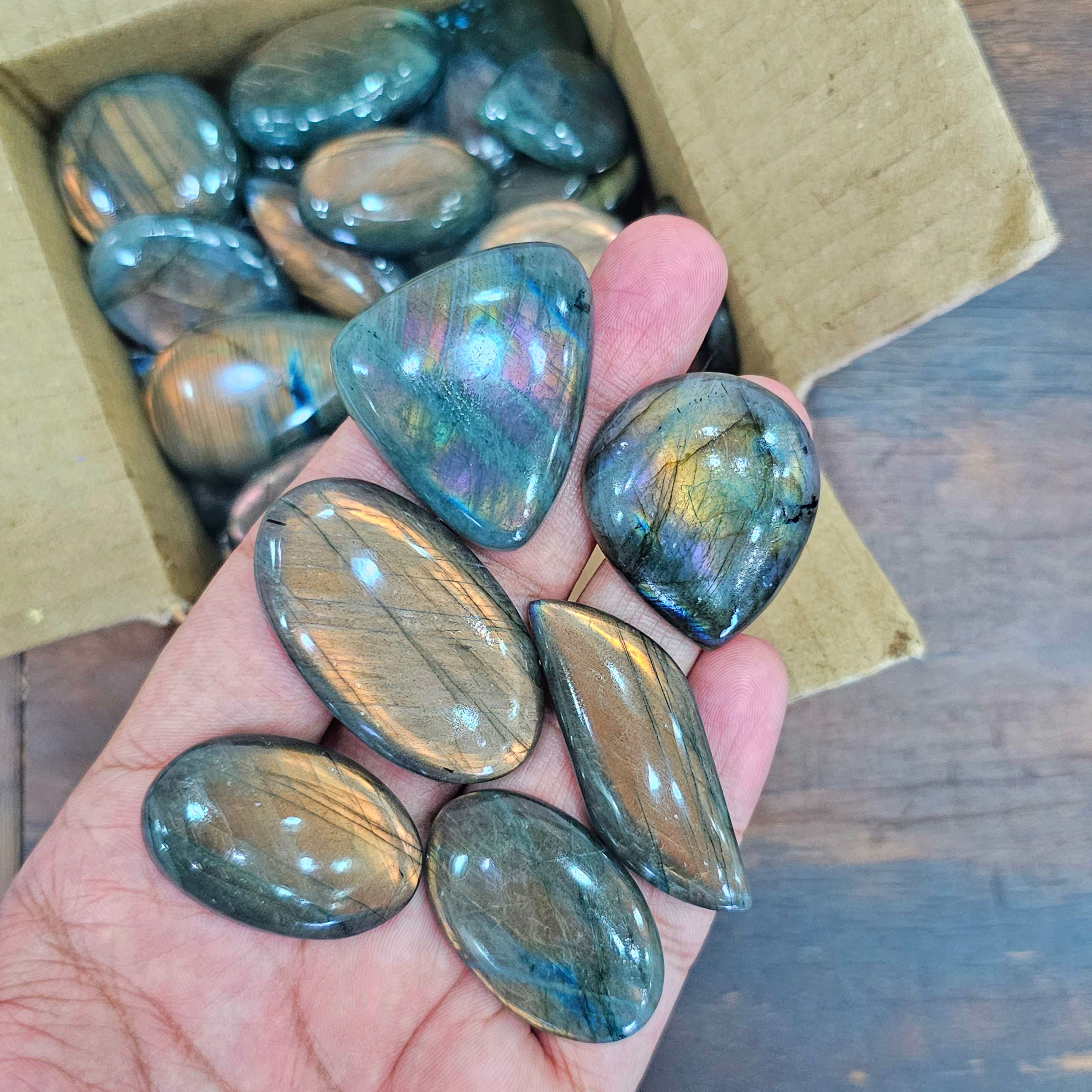 50 Pcs of Gold and Pink Labradorite from Russia | 20-40mm - The LabradoriteKing
