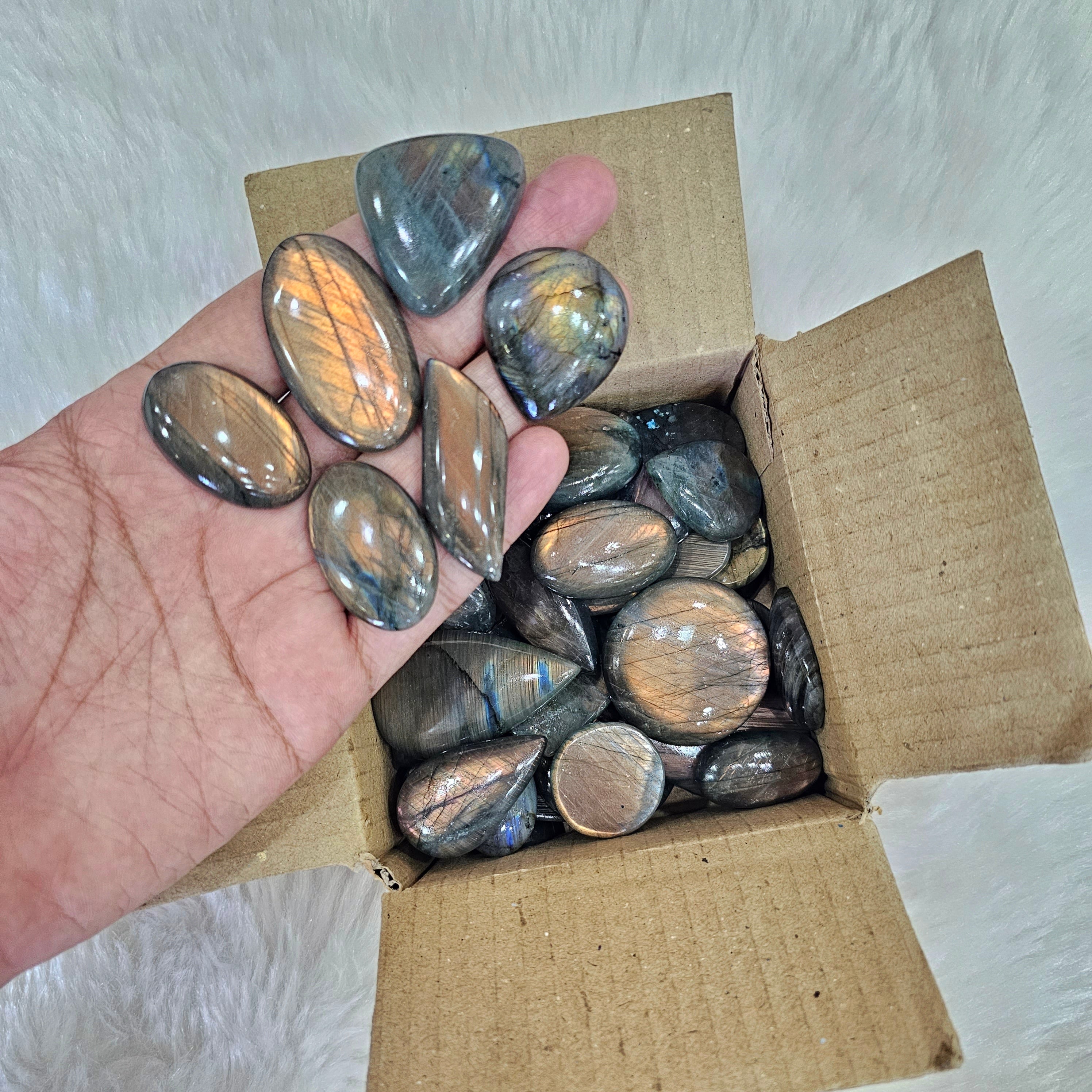 50 Pcs of Gold and Pink Labradorite from Russia | 20-40mm - The LabradoriteKing