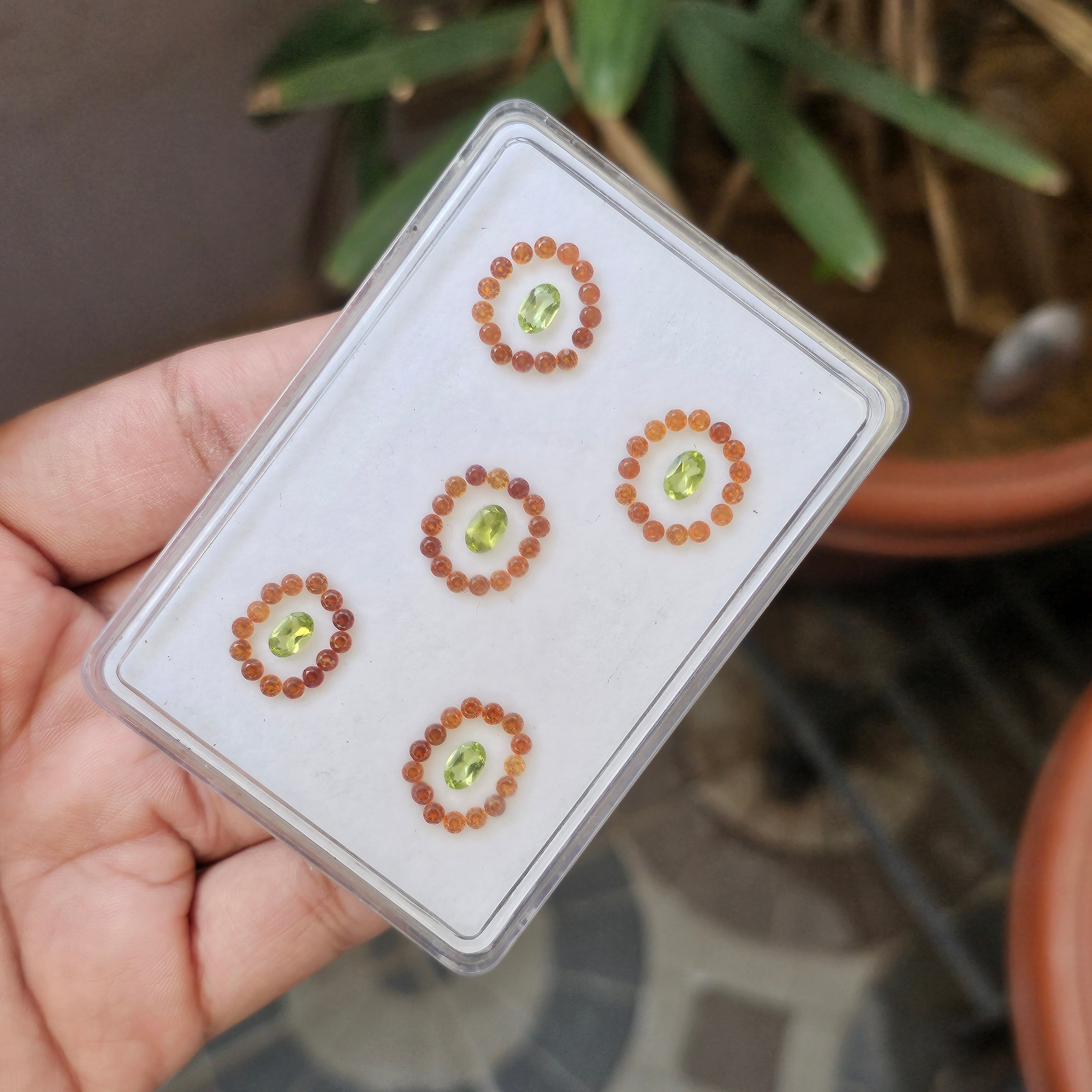 79 Pcs Natural Peridot & Garnet Faceted Gemston Shape: Oval & Round| Size: 2-6mm - The LabradoriteKing