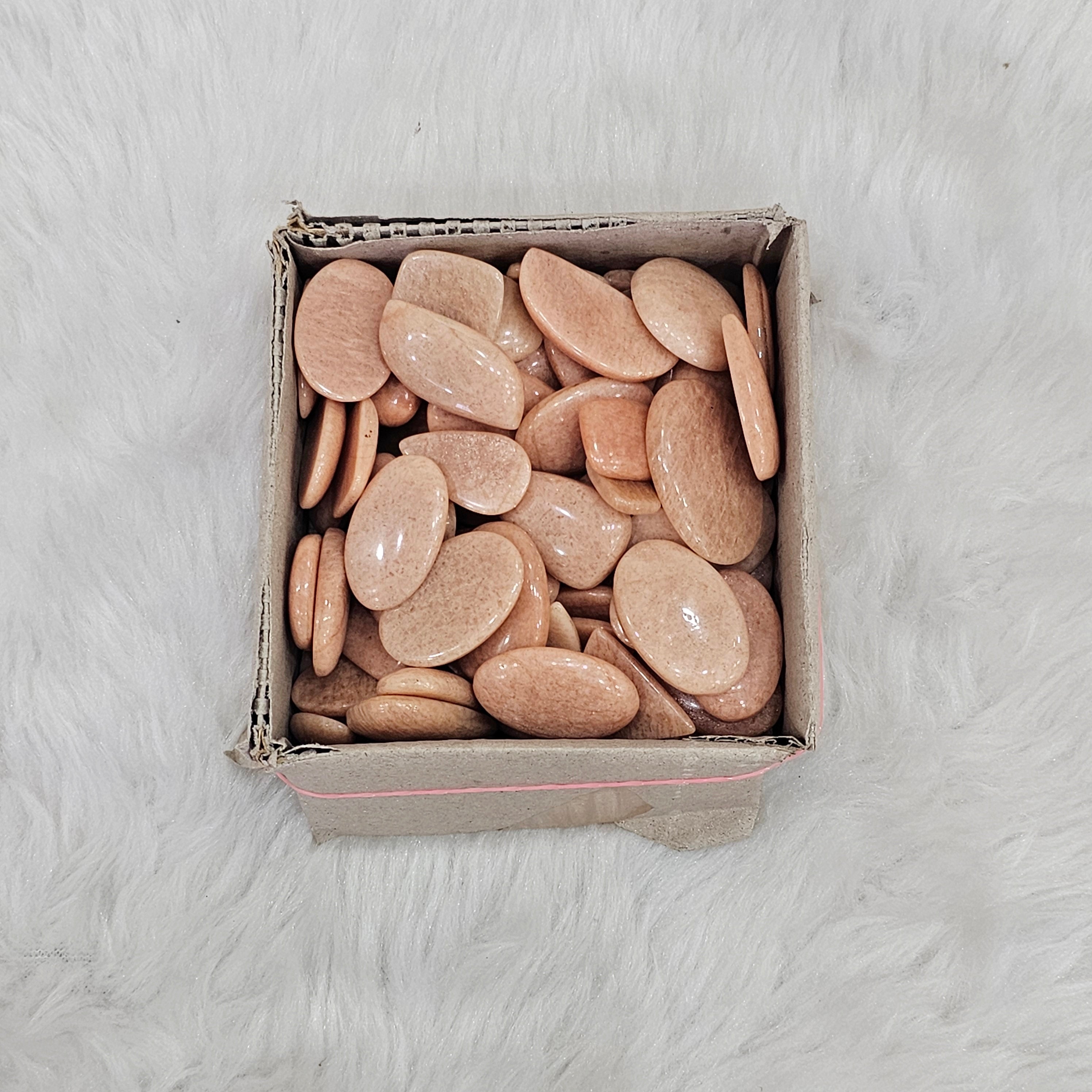 500 Gram Box of Peach Moonstones | 20-40mm | 40-50 Pcs - The LabradoriteKing