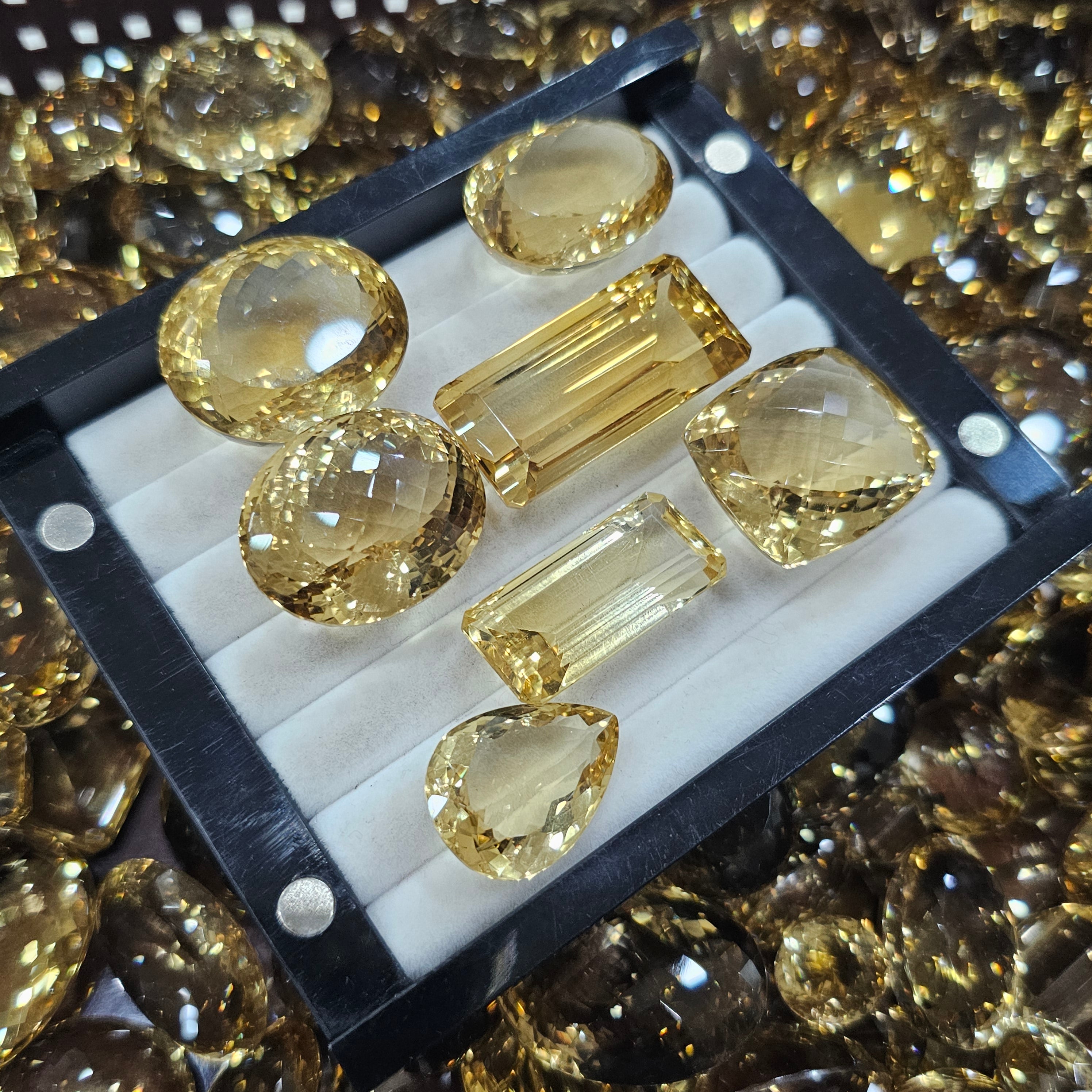 1 Unit of Yellow Quartz | Flawless 100cts Large size | 25-30mm - The LabradoriteKing