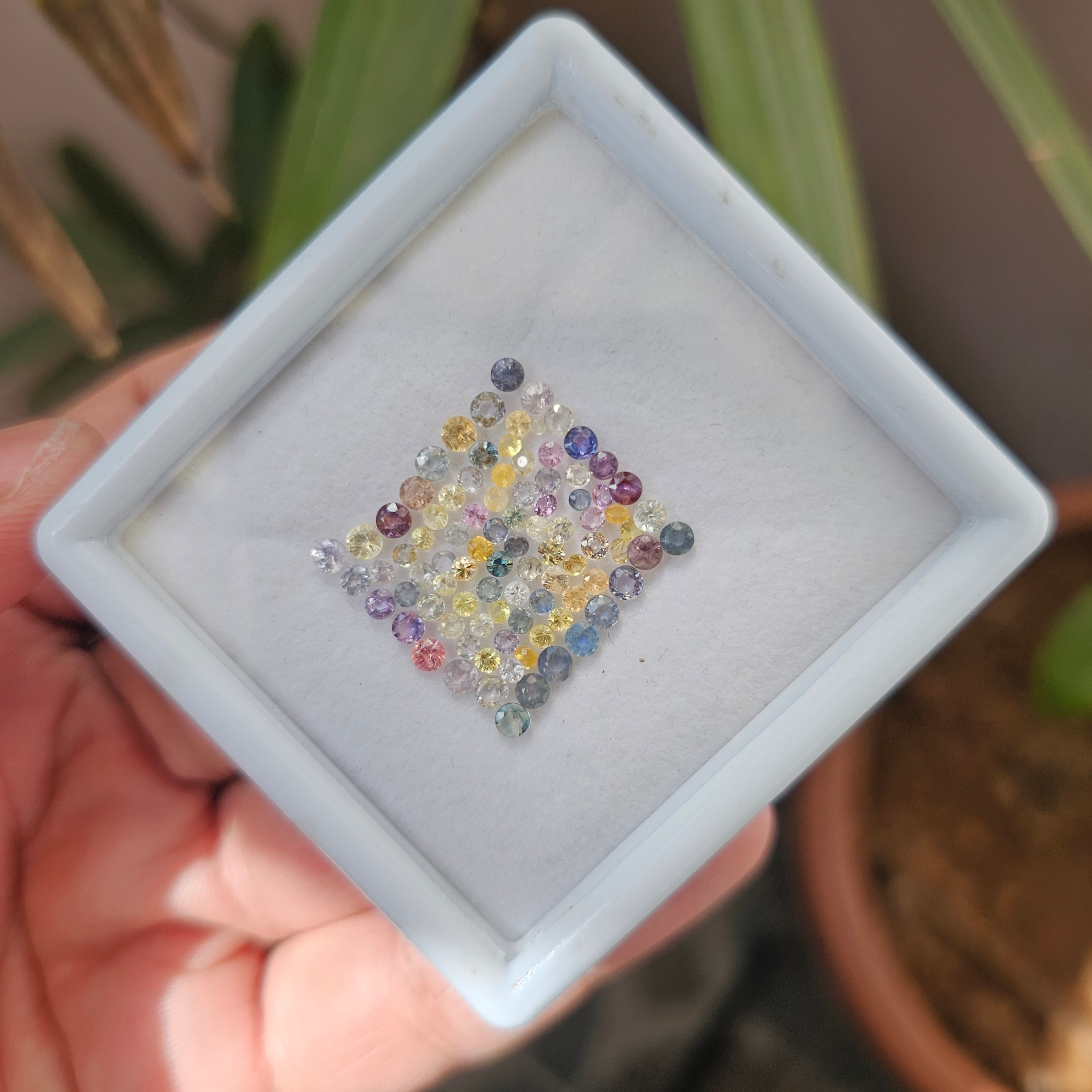 56 Pcs Of Natural Multi Sapphire Faceted |Round | Size:2-3mm - The LabradoriteKing