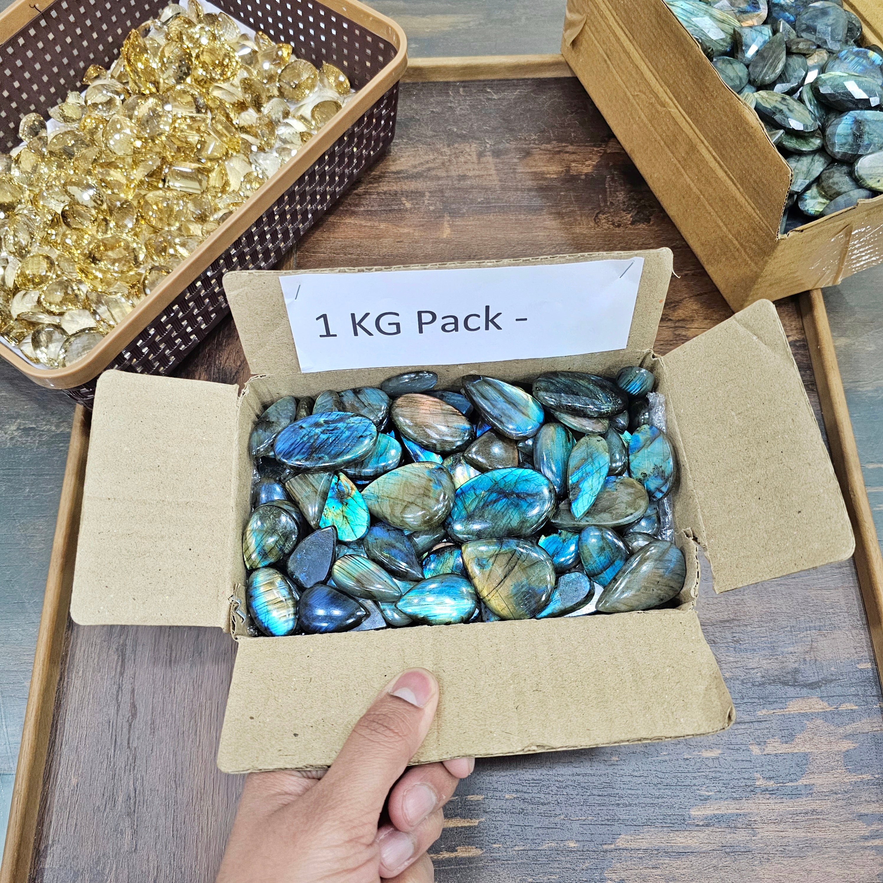 Wholesaleš„ Labradorite Cabochons V2.0 | Flashy High quality slabs 1-4"Inches | 80-100 pcs - The LabradoriteKing