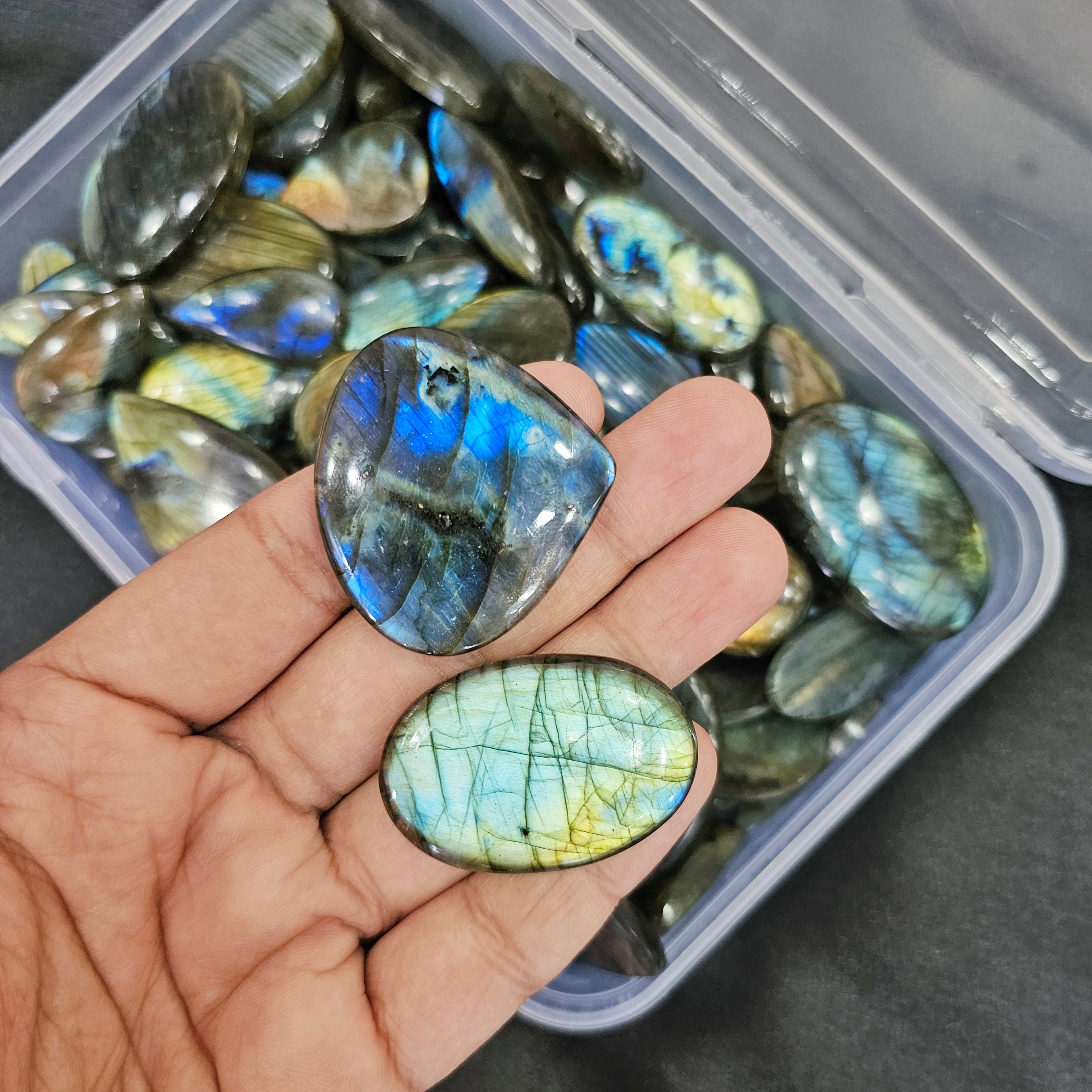 Wholesaleđ„ Labradorite Cabochons V2.0 | Flashy High quality slabs 1-4"Inches | 80-100 pcs - The LabradoriteKing