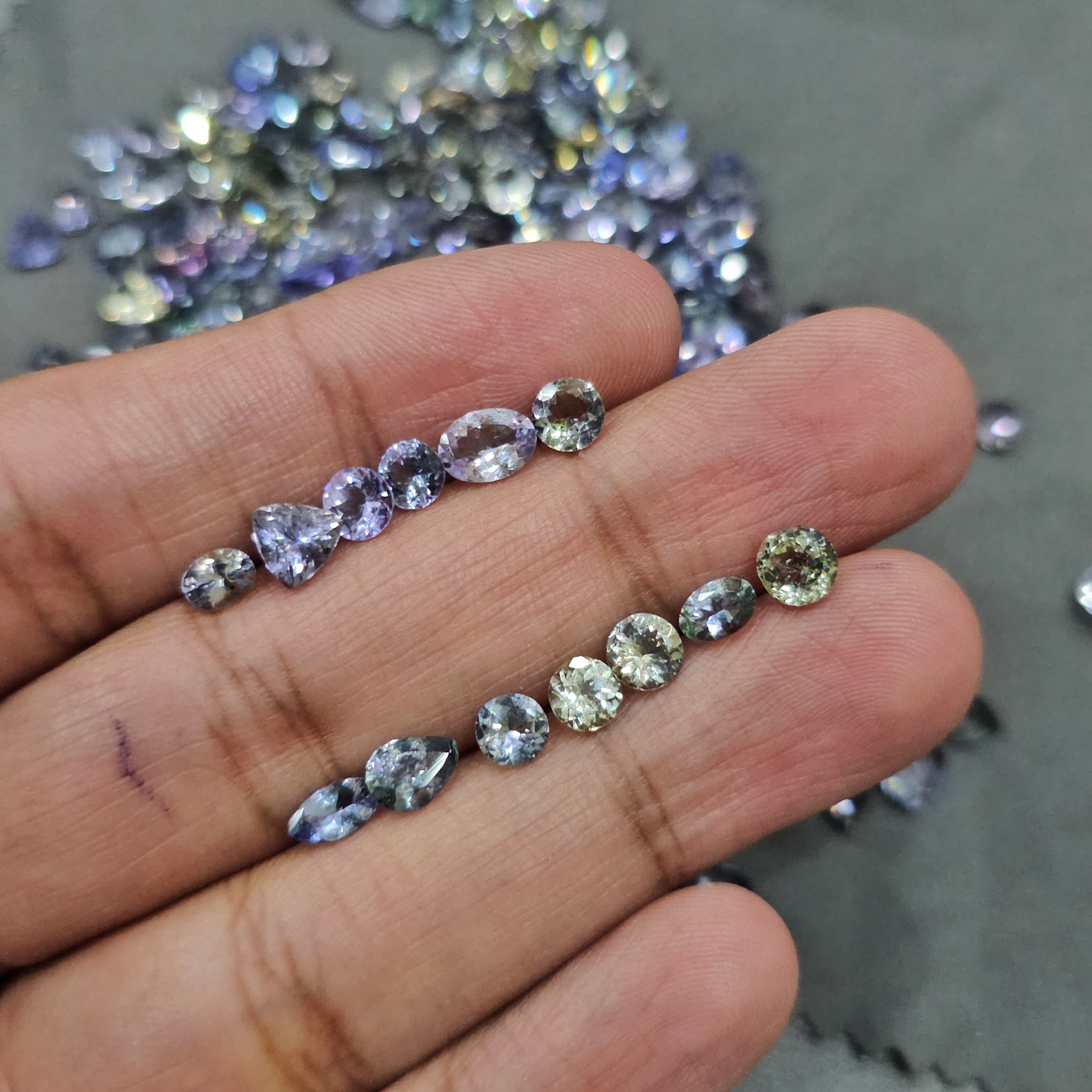 5 Carat Scoop of Unheated Tanzanites (Chameleon Bi colors) | approx 10 Pcs - The LabradoriteKing