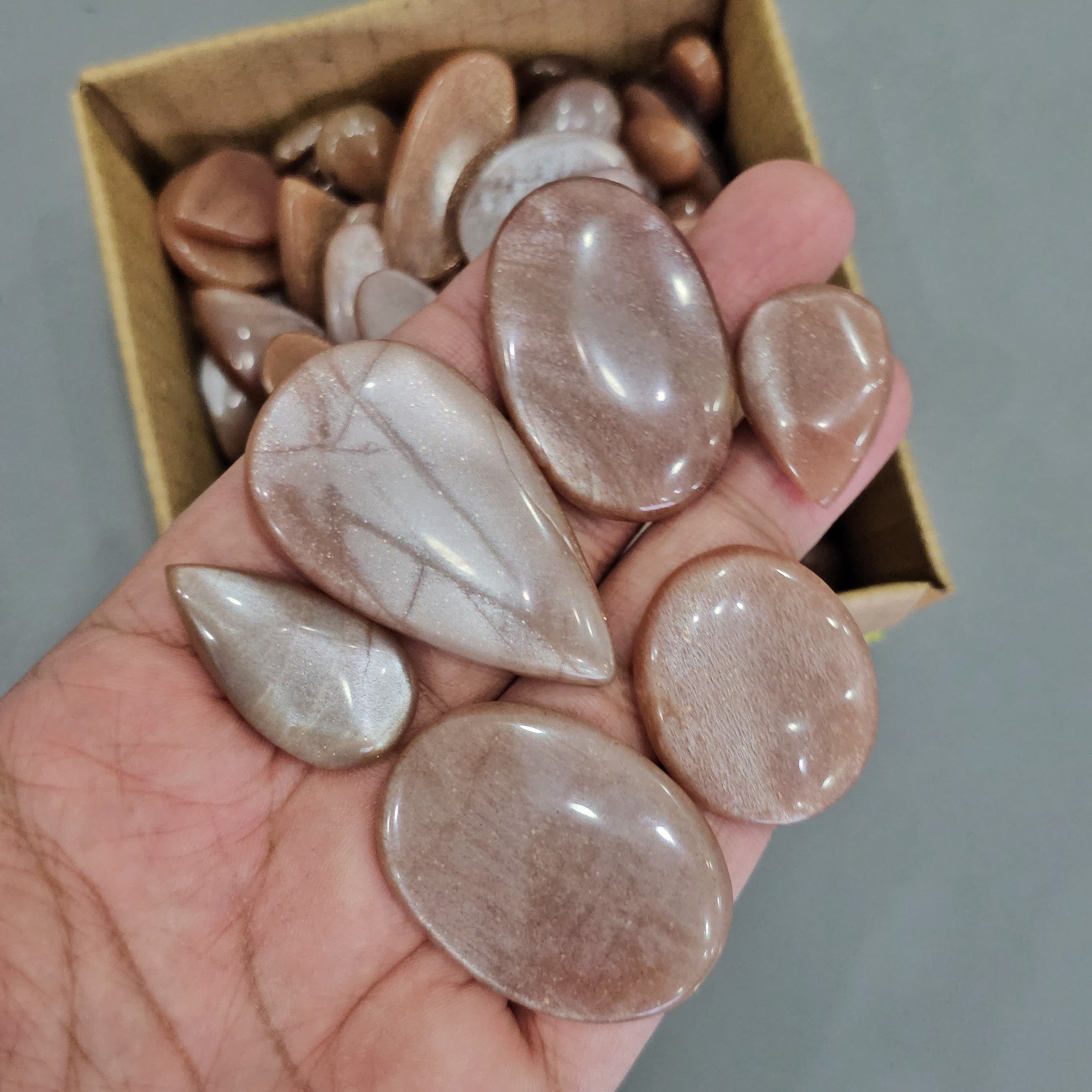 500 Gram Peach Moonstones with Flash | 40-50 pcs | 20-40mm Sizes - The LabradoriteKing