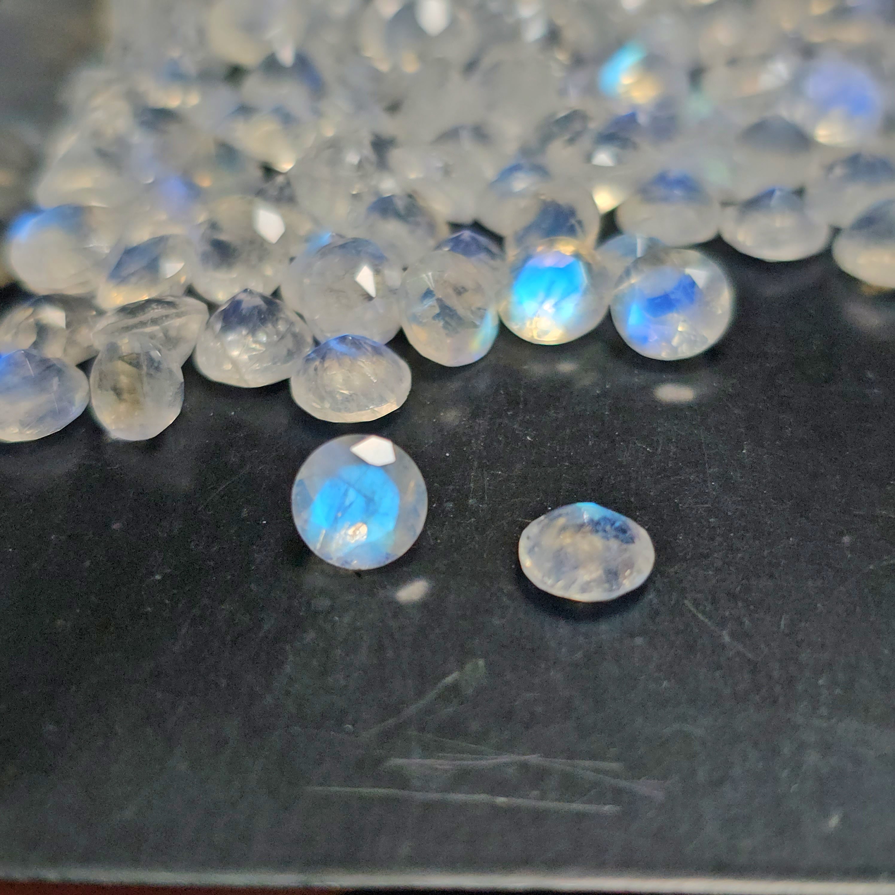 20 Pcs Faceted Rainbow Moonstone Round Shape Calibrated | Size: 5mm to 8mm - The LabradoriteKing