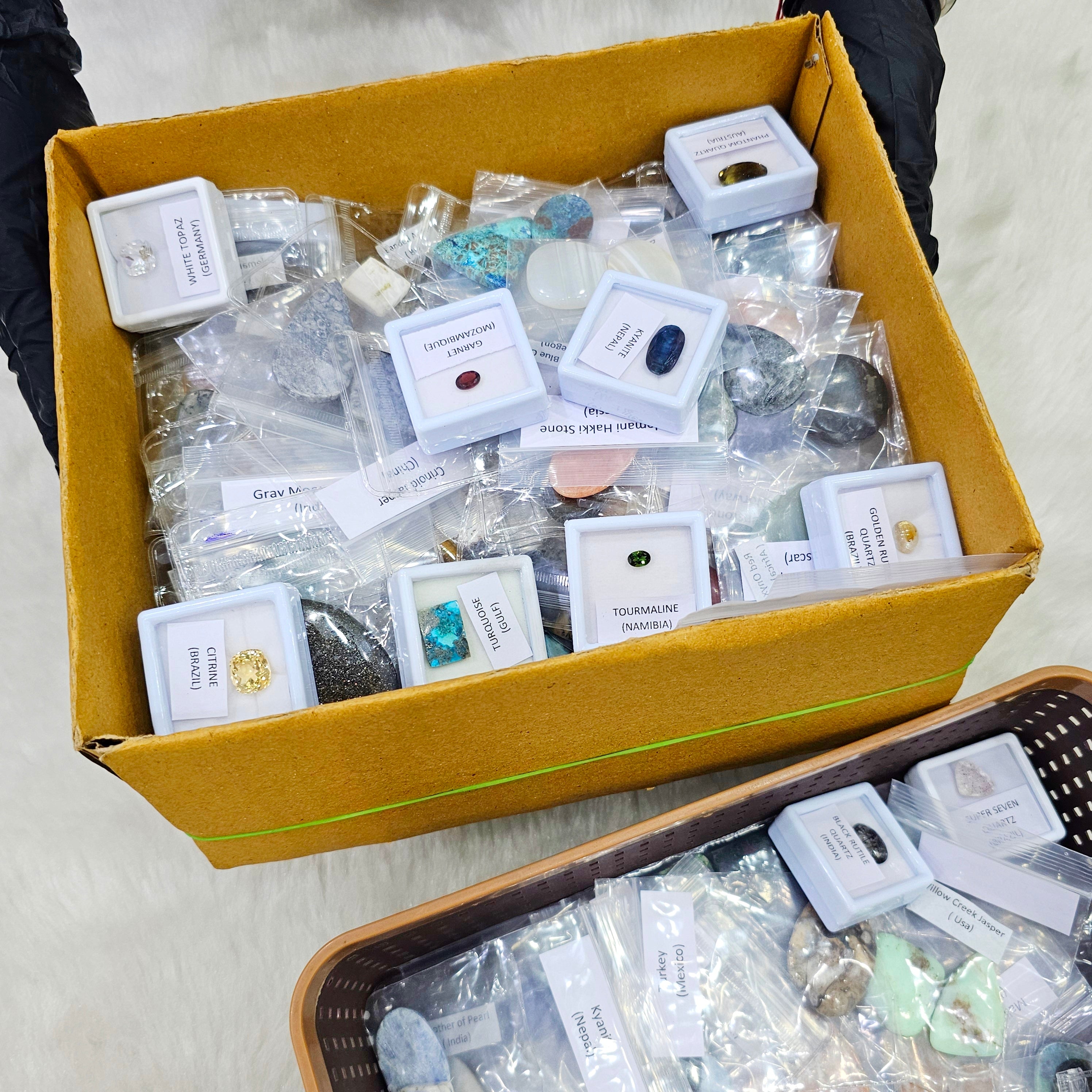 BFCM Gemstone Box 1 KG | Labeled Mix Gemstones sets - The LabradoriteKing