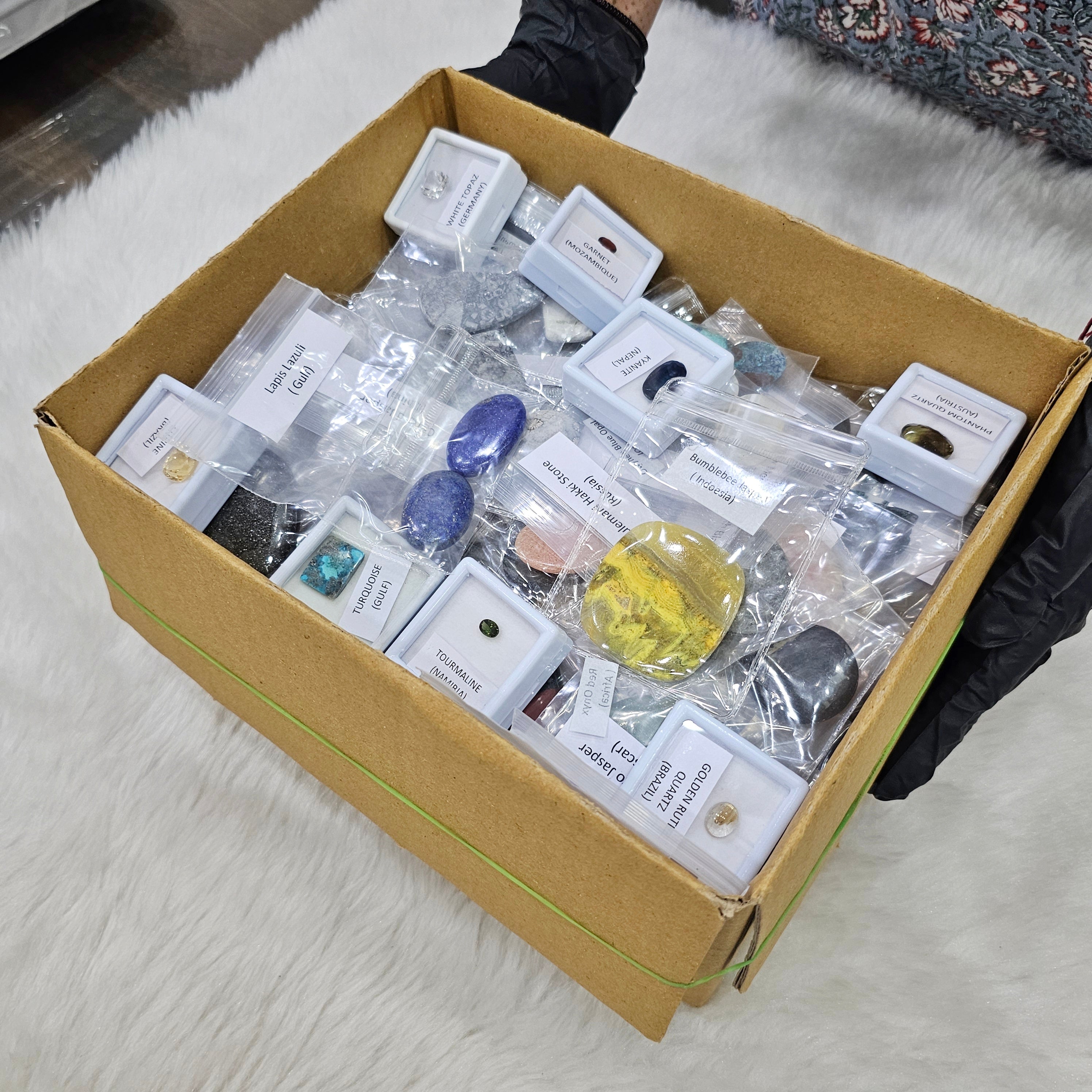 BFCM Gemstone Box 1 KG | Labeled Mix Gemstones sets - The LabradoriteKing