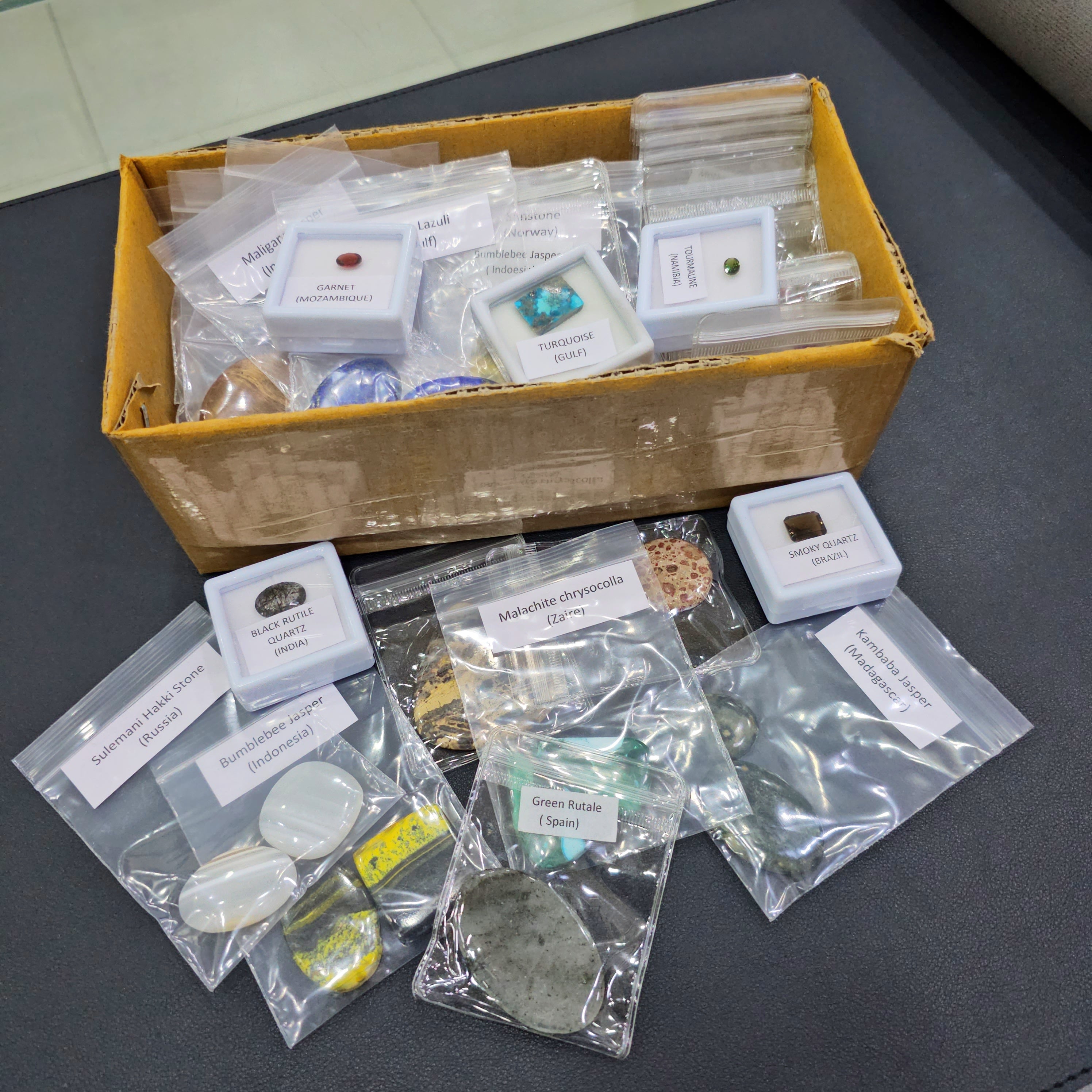 BFCM Gemstone Box 1 KG | Labeled Mix Gemstones sets - The LabradoriteKing