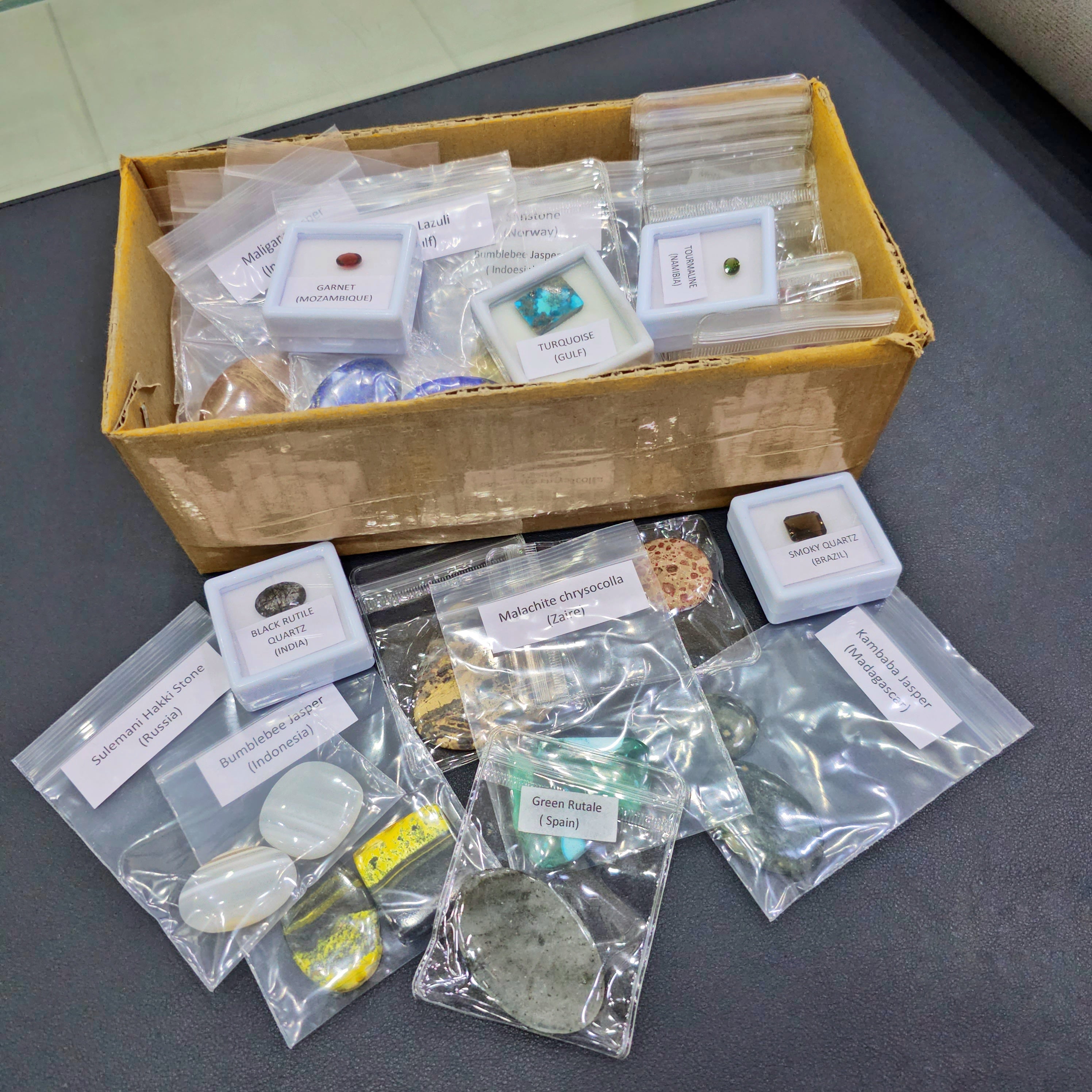 BFCM Gemstone Box 1 KG | Labeled Mix Gemstones sets - The LabradoriteKing