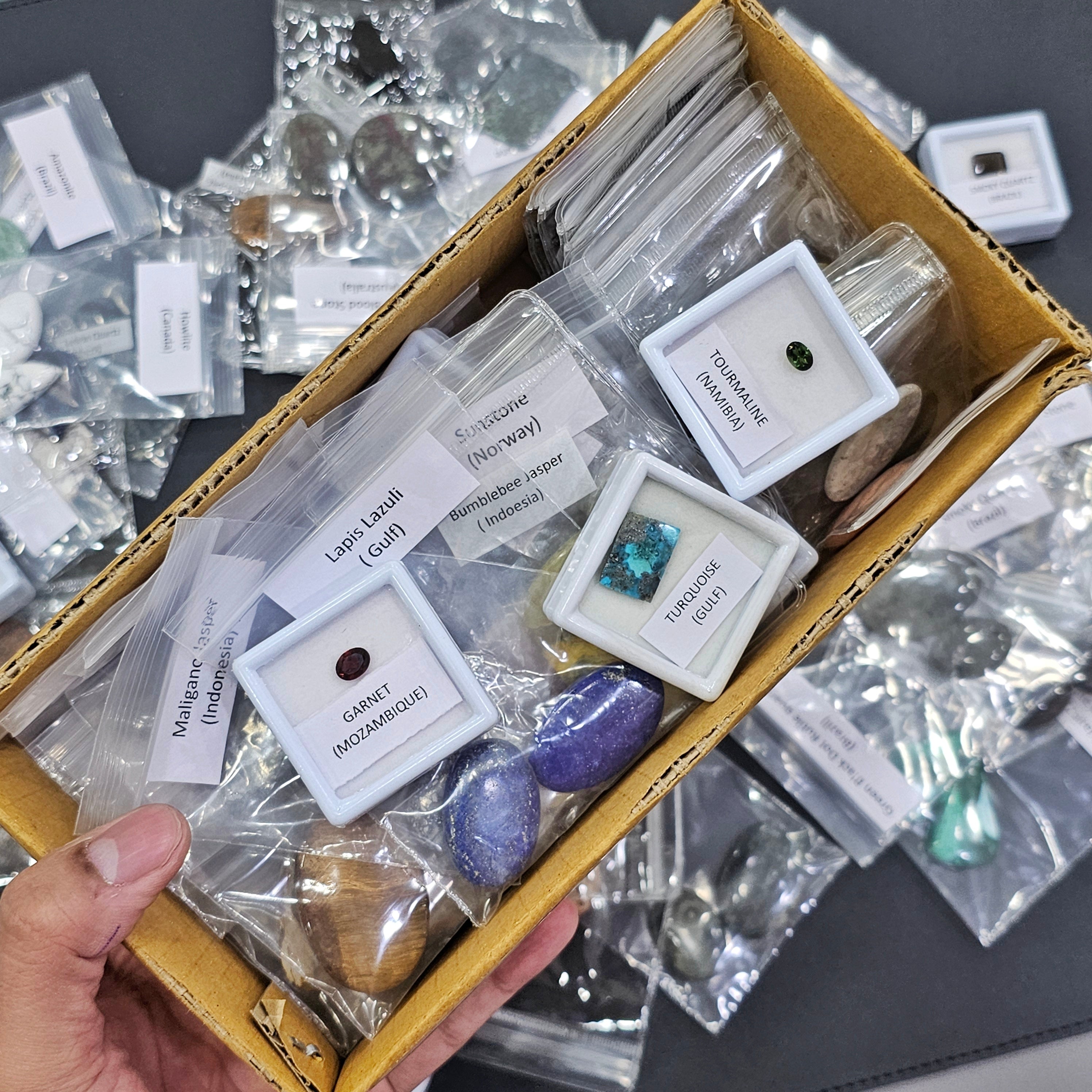 BFCM Gemstone Box 1 KG | Labeled Mix Gemstones sets - The LabradoriteKing