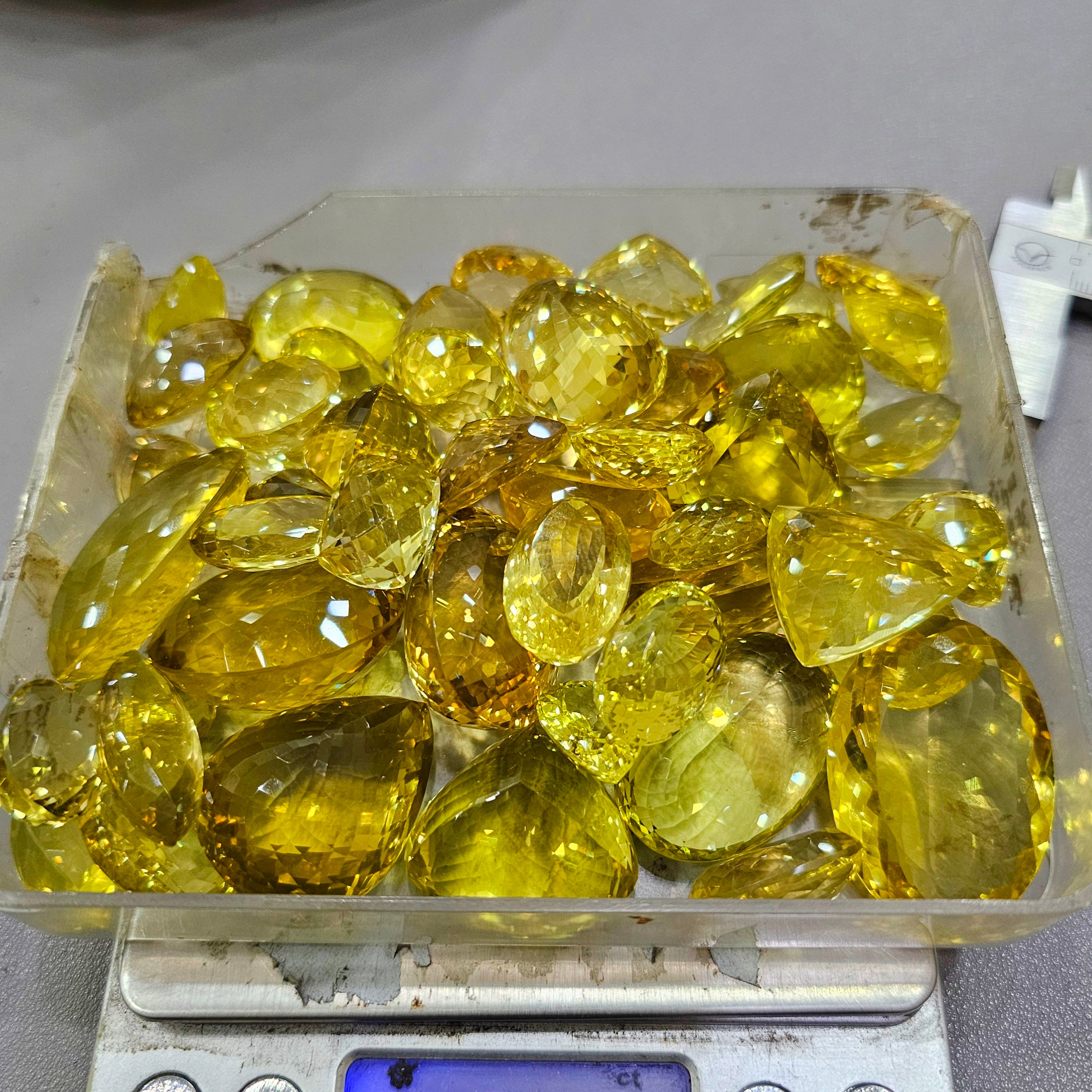 5 Pcs Lemon Quartz | Top Quality 20-30mm Faceted - The LabradoriteKing