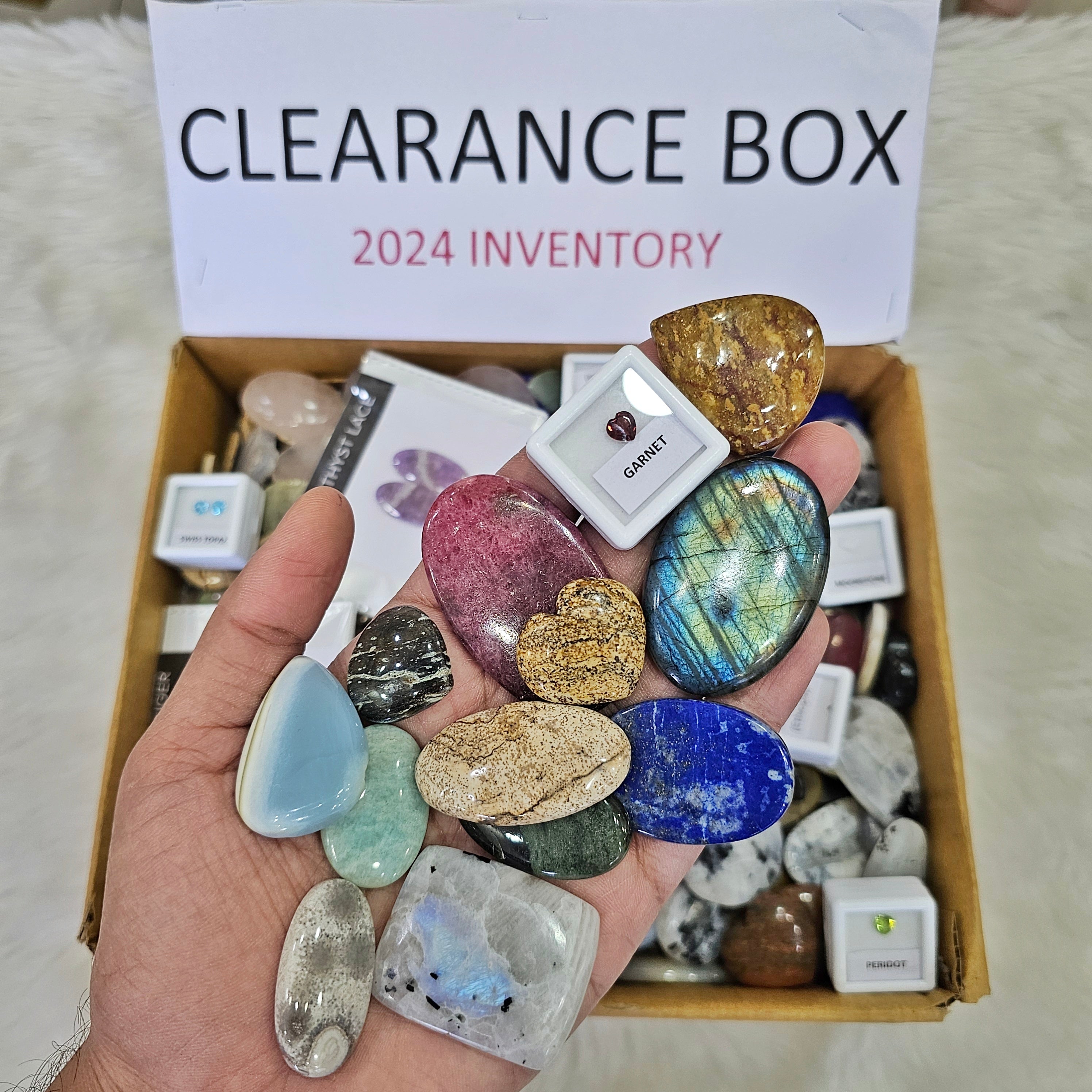 1 KG Clearance box of last year 2024| 15mm to 50mm | 100 Pcs+ Stones - The LabradoriteKing