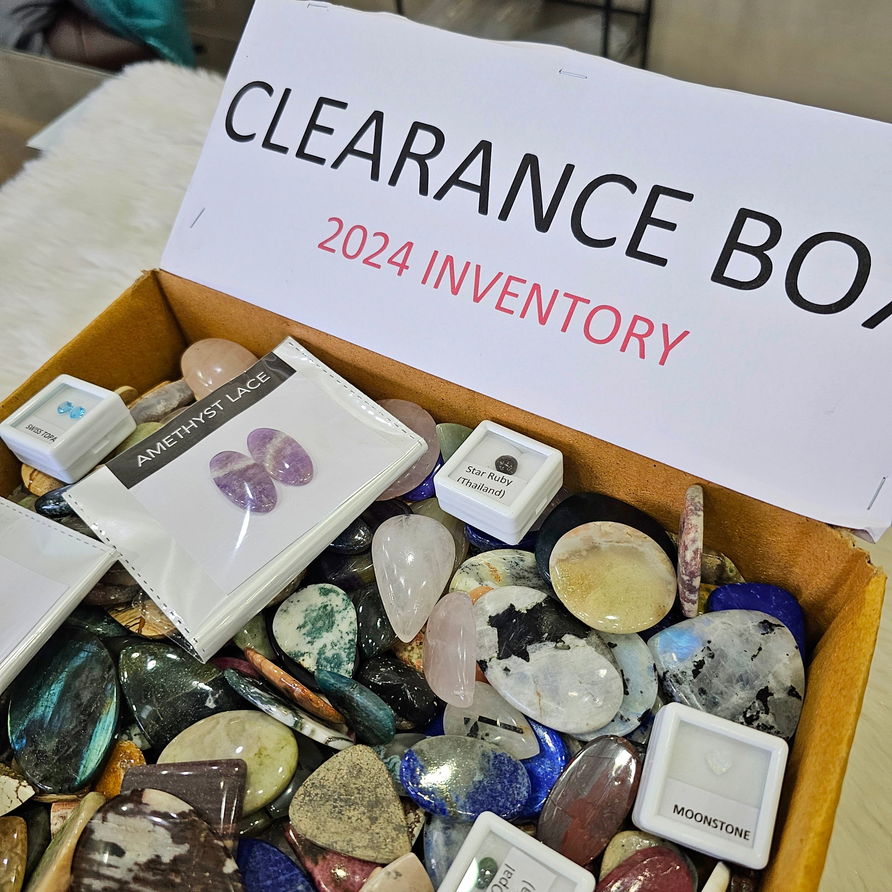 1 KG Clearance box of last year 2024| 15mm to 50mm | 100 Pcs+ Stones - The LabradoriteKing