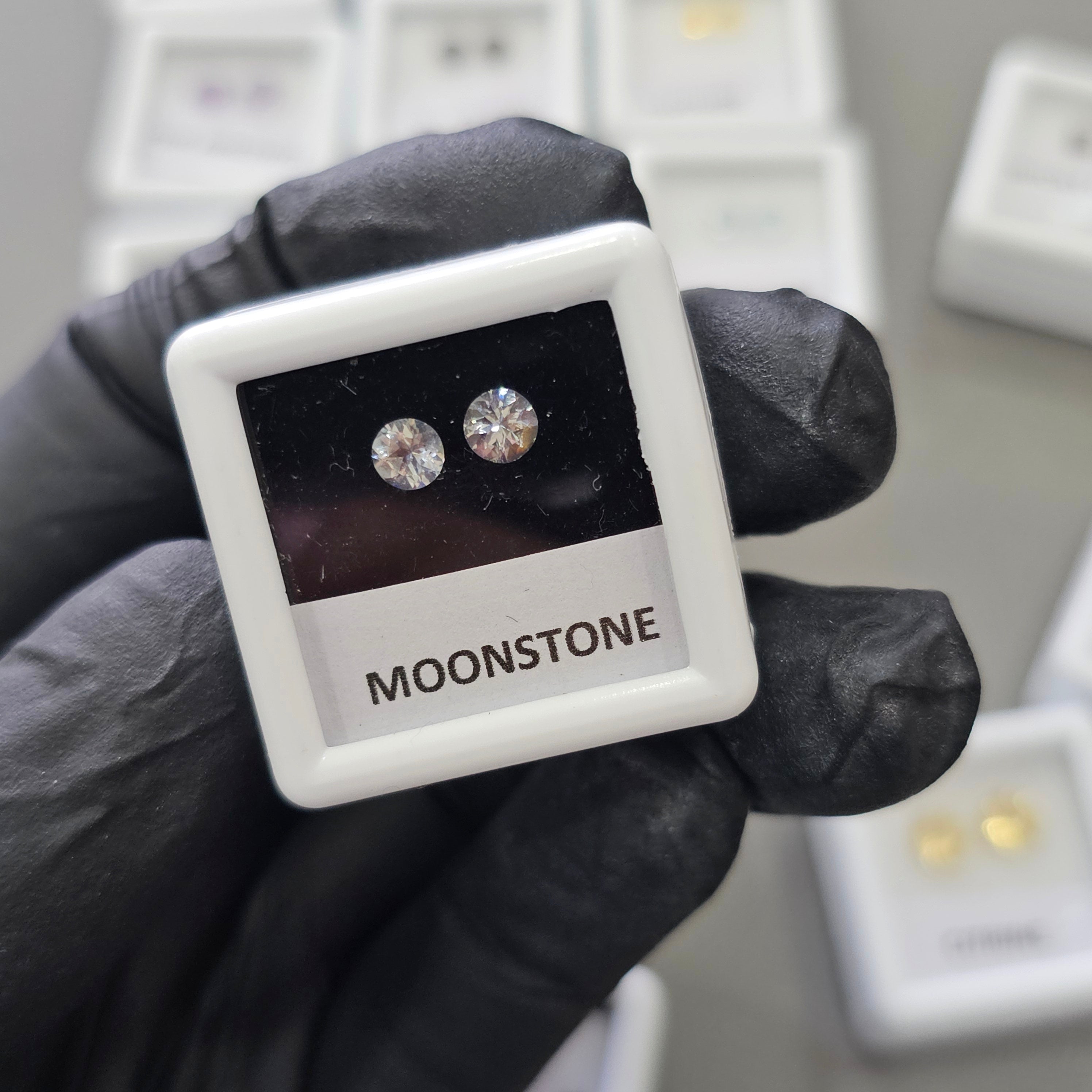 16 Set of Gemstones faceted Pair With boxes - The LabradoriteKing