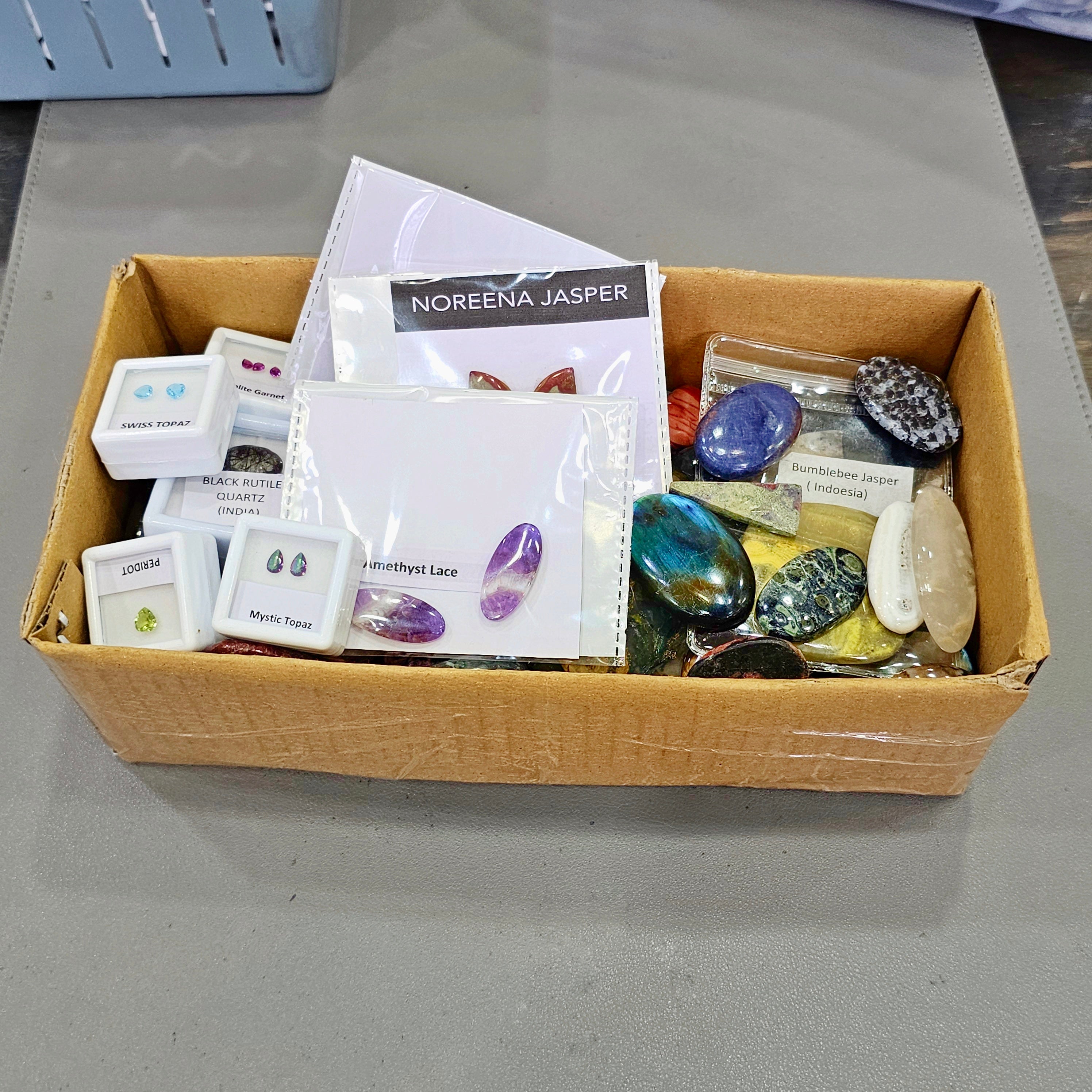 1 KG Semi Annual Clearance Box | 100 Pcs+ cabochons and faceted gems - The LabradoriteKing