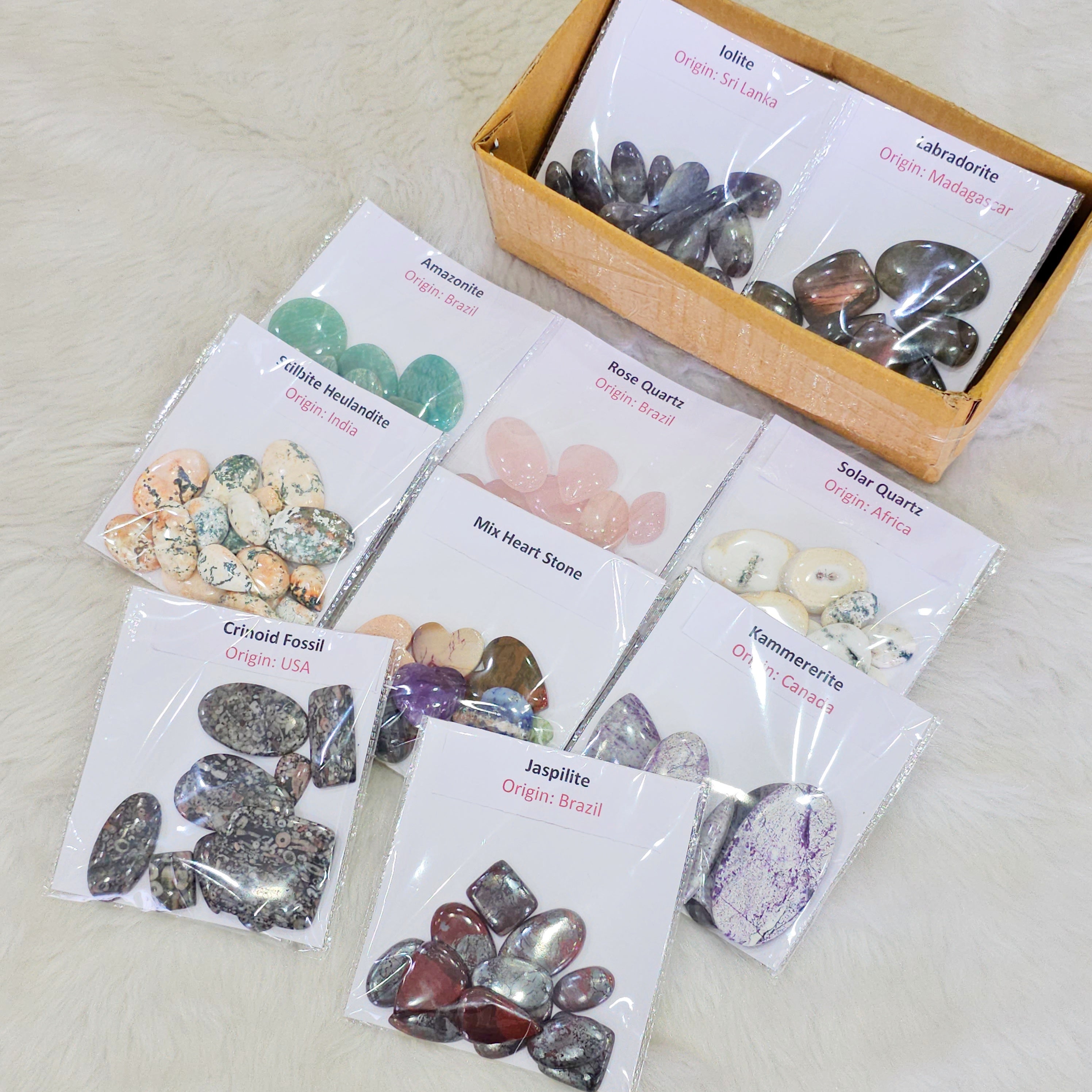 Gemstone curated Box | 1 KG Cabochon Box | 100 +Pcs - The LabradoriteKing