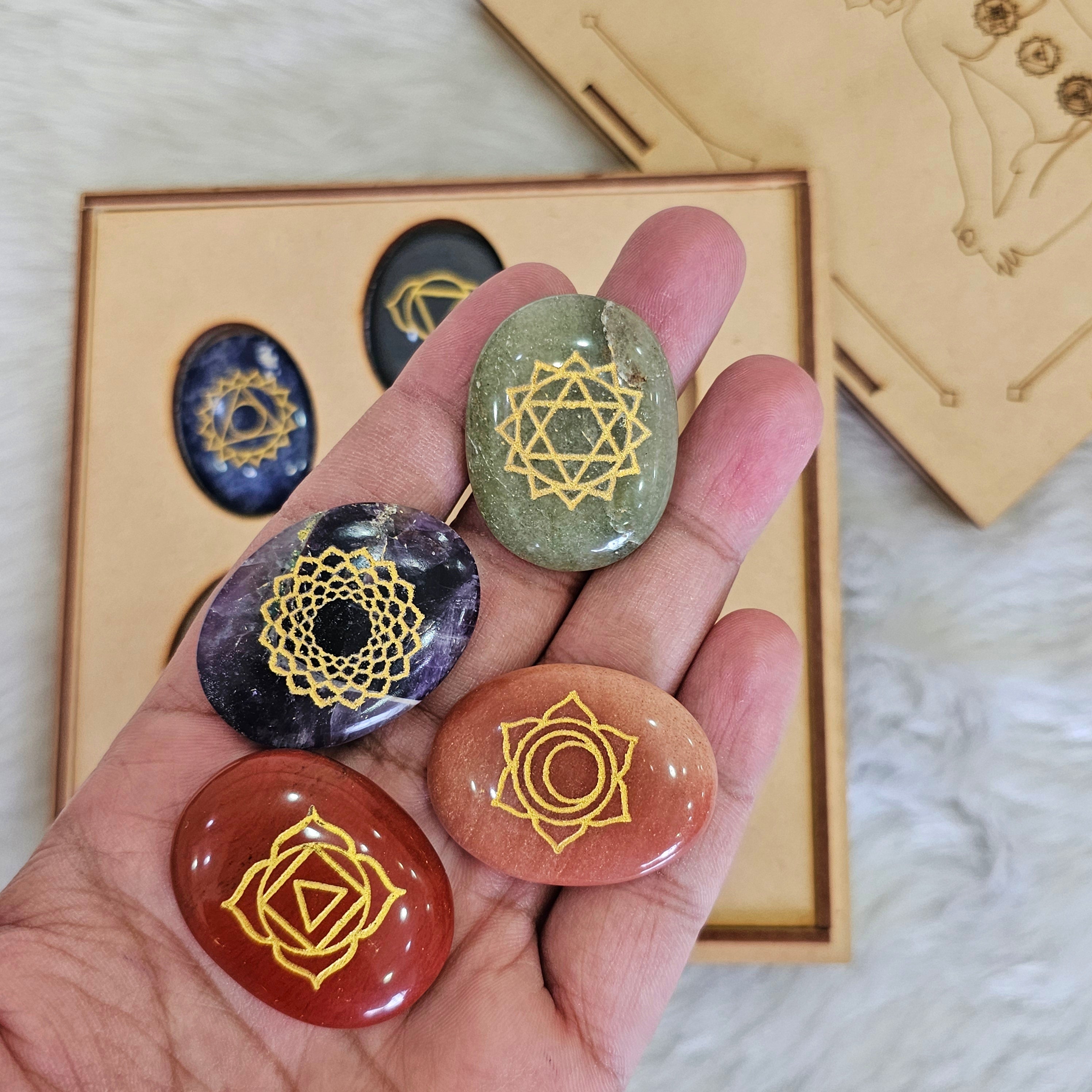 Crystal 7 Chakra Engraved Healing Stone Set Oval Shape – Reiki & Energy Balancing Gemstones - The LabradoriteKing