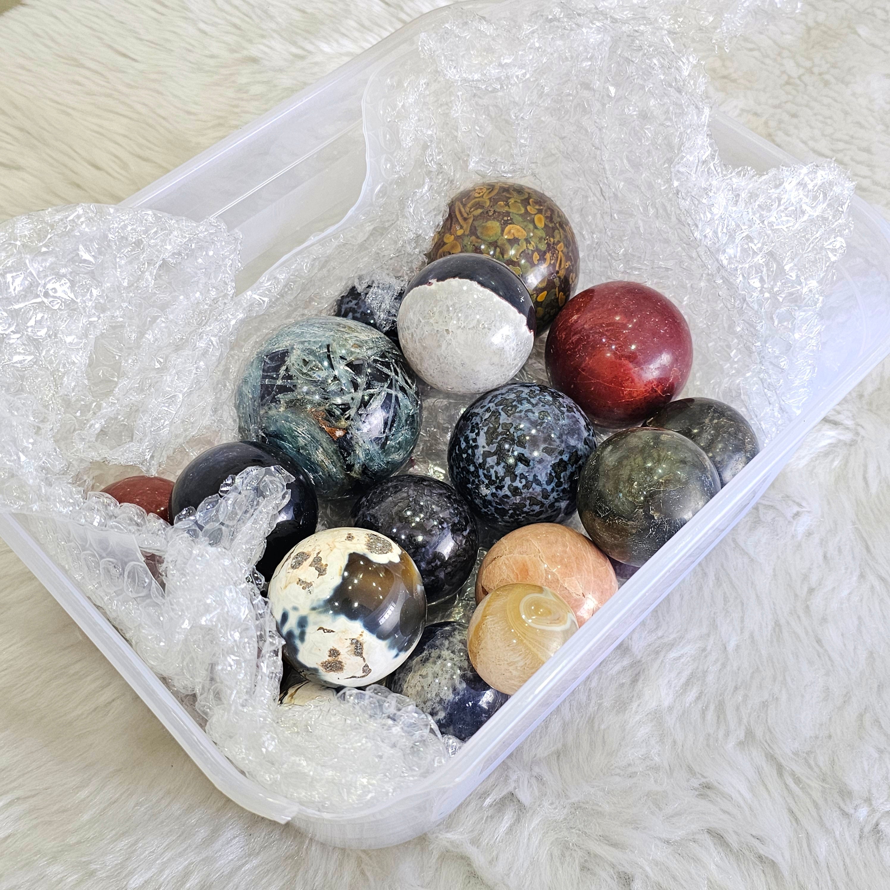 1 kg Mixed Gemstone Balls | 30–75mm | 3–5 Pieces |  Natural Crystal Spheres for Healing & Decor - The LabradoriteKing