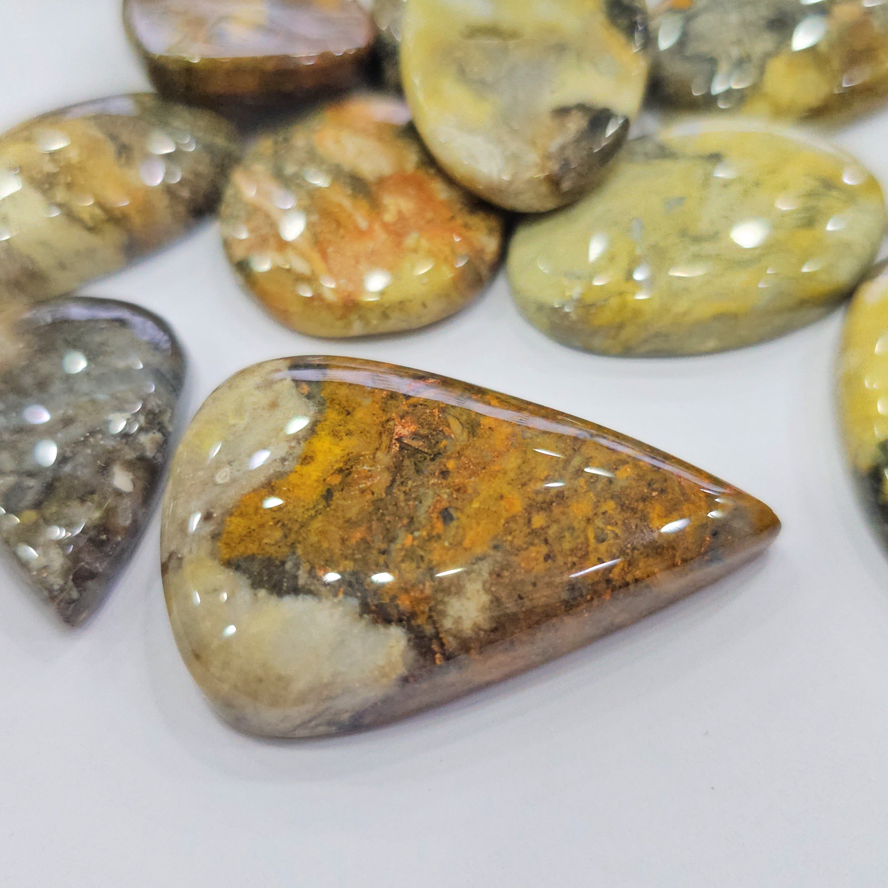 500 Grams of Rare Bumblee Jasper from Mount Papandayan | 24-50mm | 60-80pcs - The LabradoriteKing