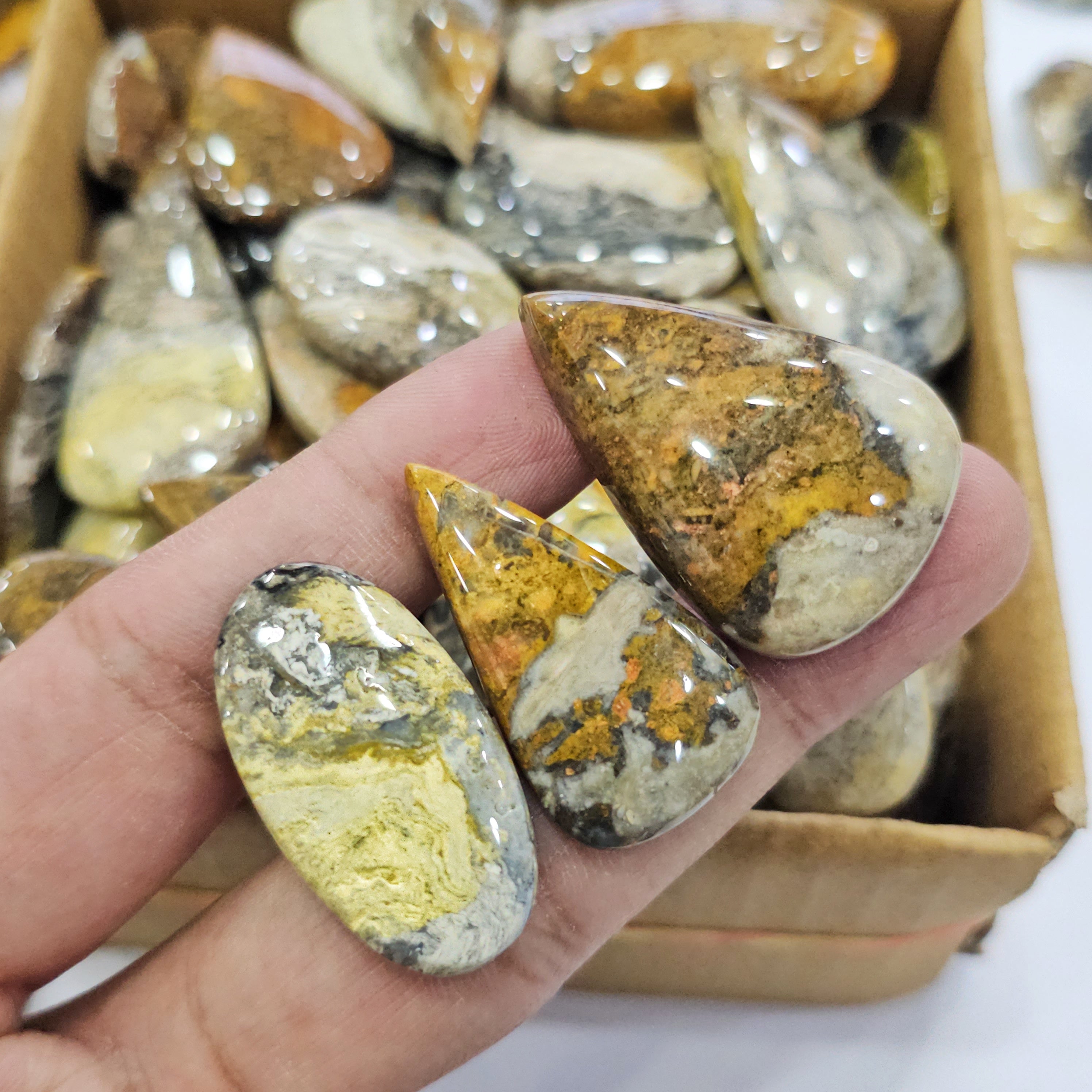 500 Grams of Rare Bumblee Jasper from Mount Papandayan | 24-50mm | 60-80pcs - The LabradoriteKing