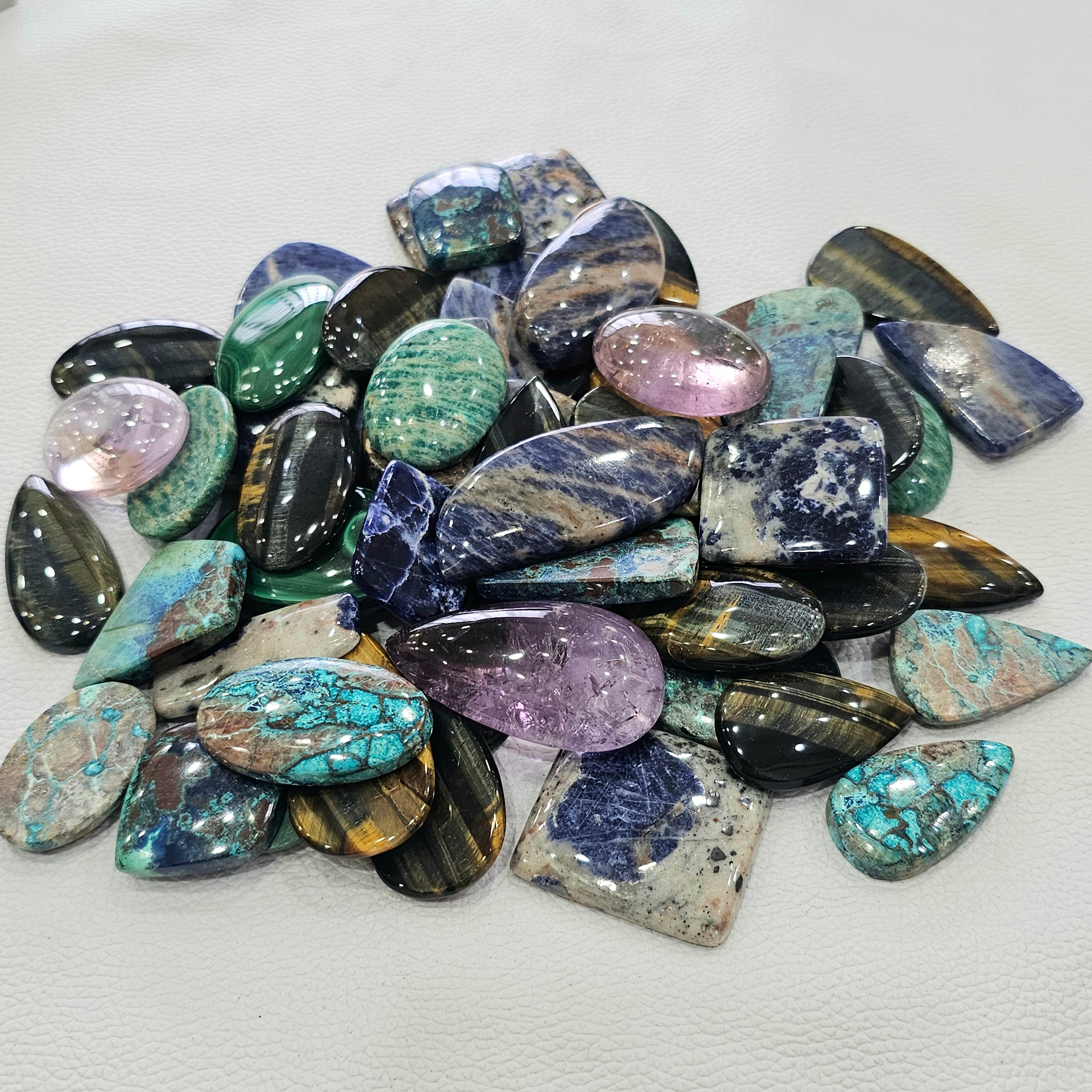 640 Grams Natural Mixed Stone Cabochons | 56-60 Pcs | 20–40mm | Assorted Shapes & Colors - The LabradoriteKing