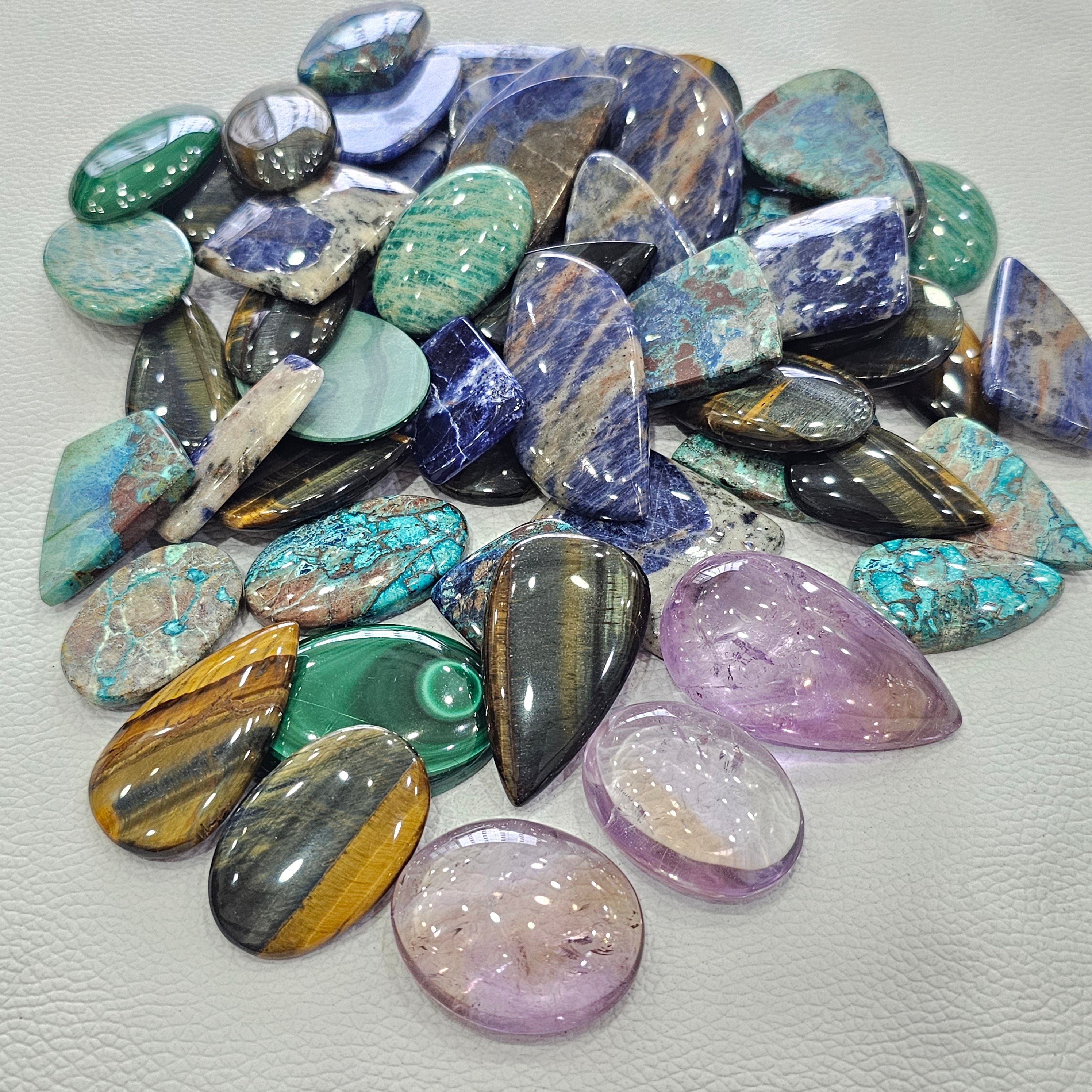 640 Grams Natural Mixed Stone Cabochons | 56-60 Pcs | 20–40mm | Assorted Shapes & Colors - The LabradoriteKing