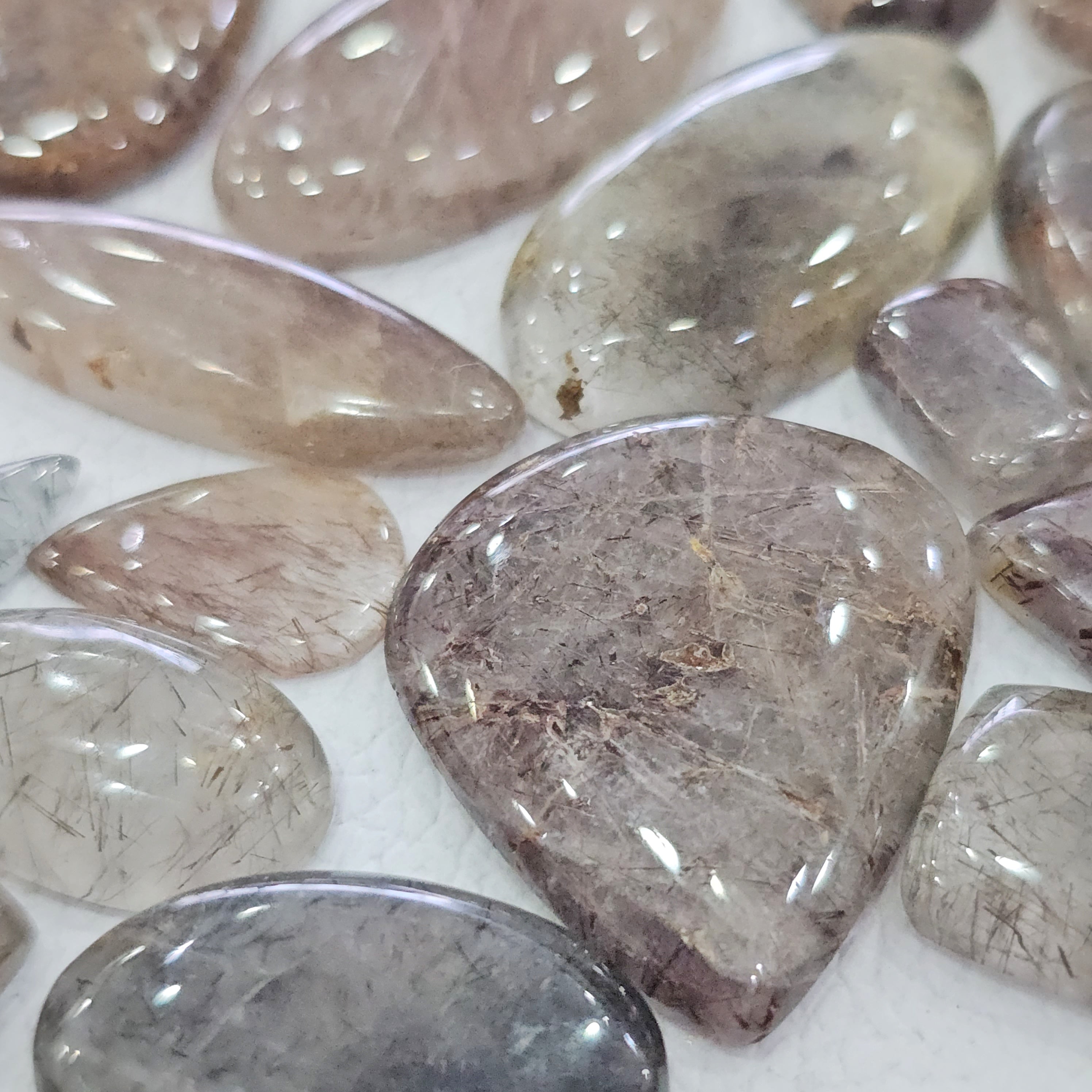 500 Grams Natural Copper Needle Rutile Gemstones | 15–40mm | 100–120 Pcs | Mixed Shapes - The LabradoriteKing