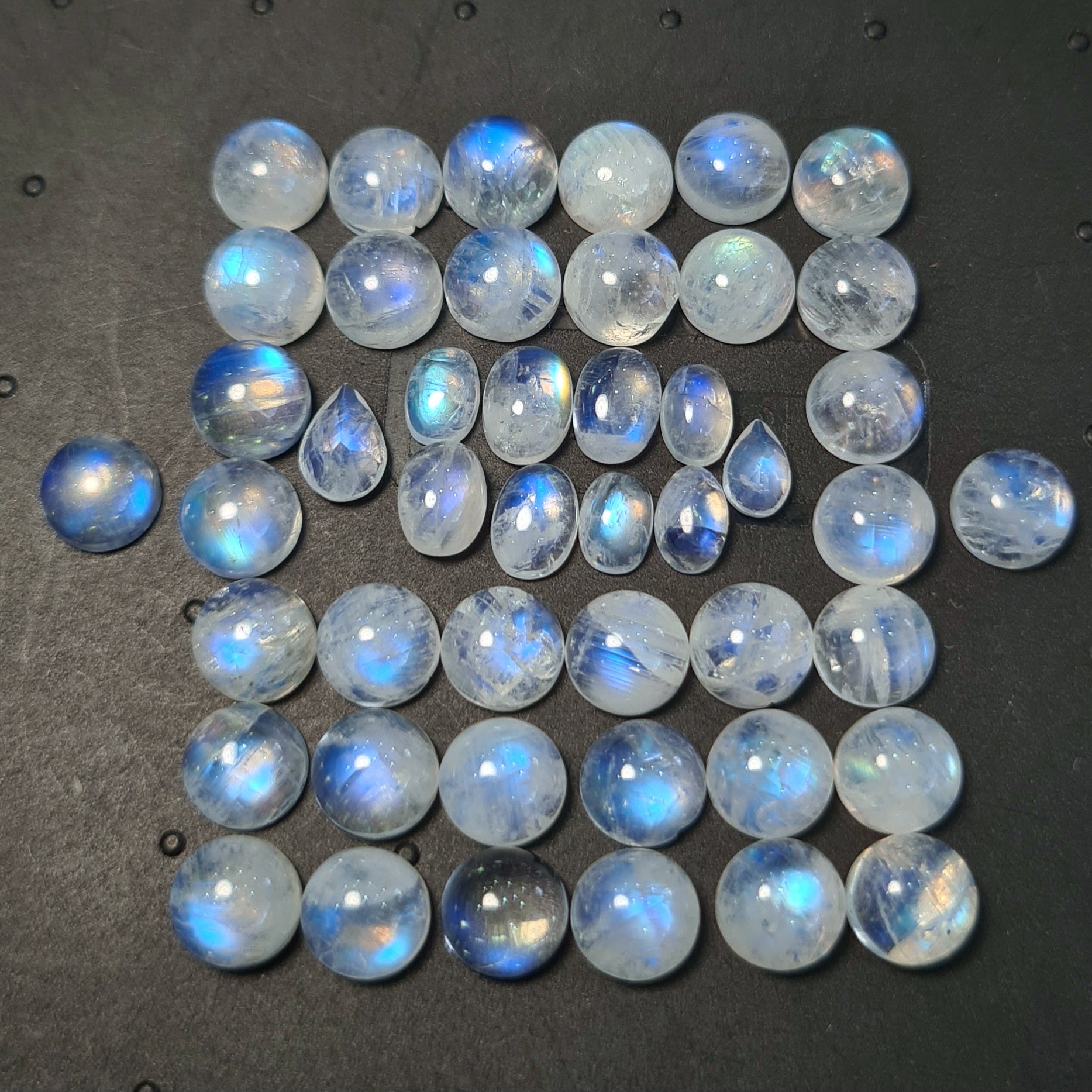 46 Pcs Natural Moonstone Cabochon | Shape: Mix| Size: 6-7mm - The LabradoriteKing