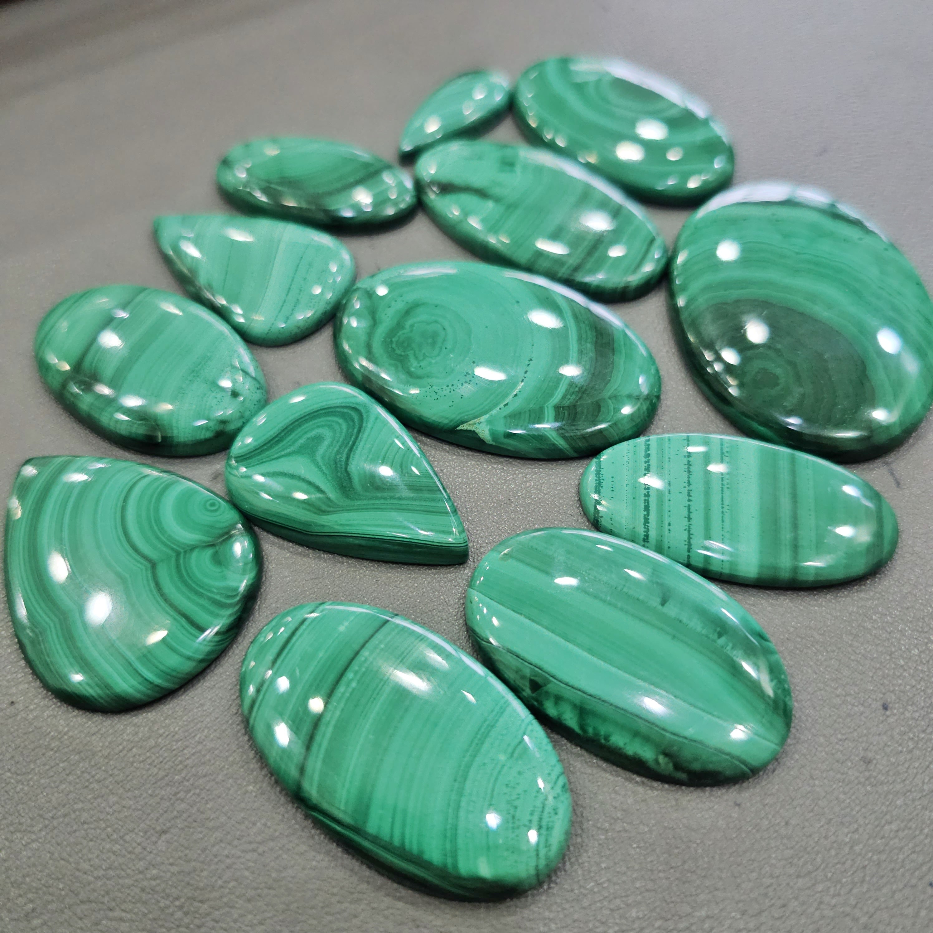 500 Grams Natural Light Lace Green Malachite  | 18–55mm | 40–50 Pcs | Polished Cabs - The LabradoriteKing
