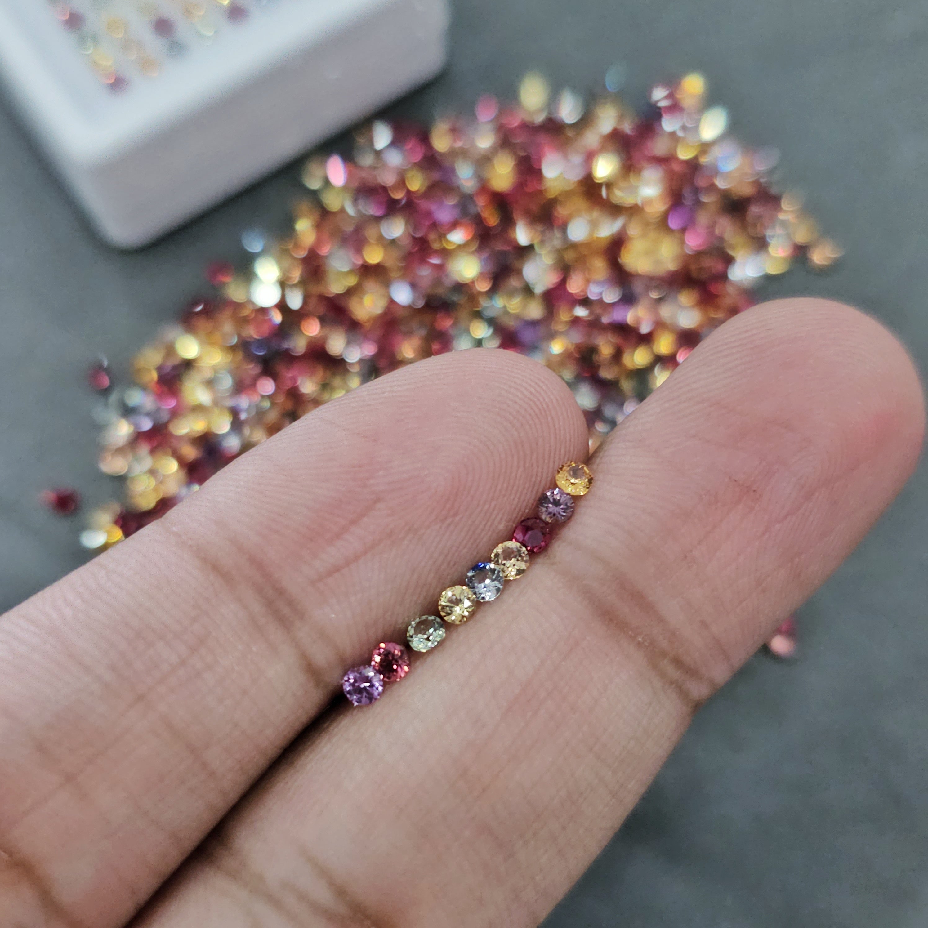 30 Pcs Sapphires Multi | Ideal Cut 2.25mm - The LabradoriteKing