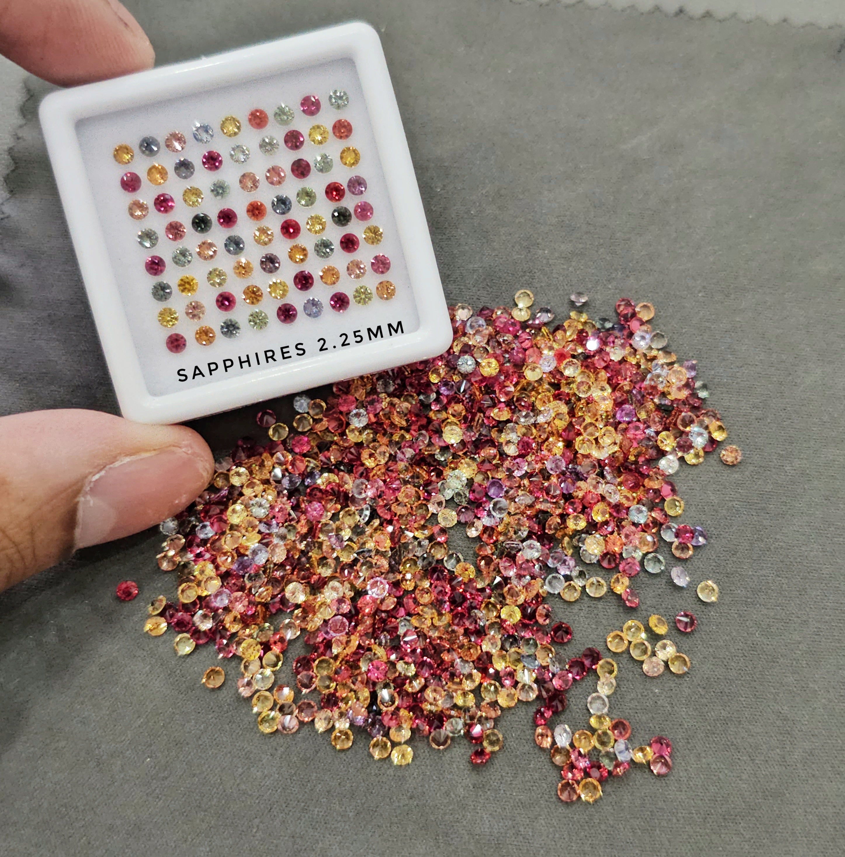 30 Pcs Sapphires Multi | Ideal Cut 2.25mm - The LabradoriteKing