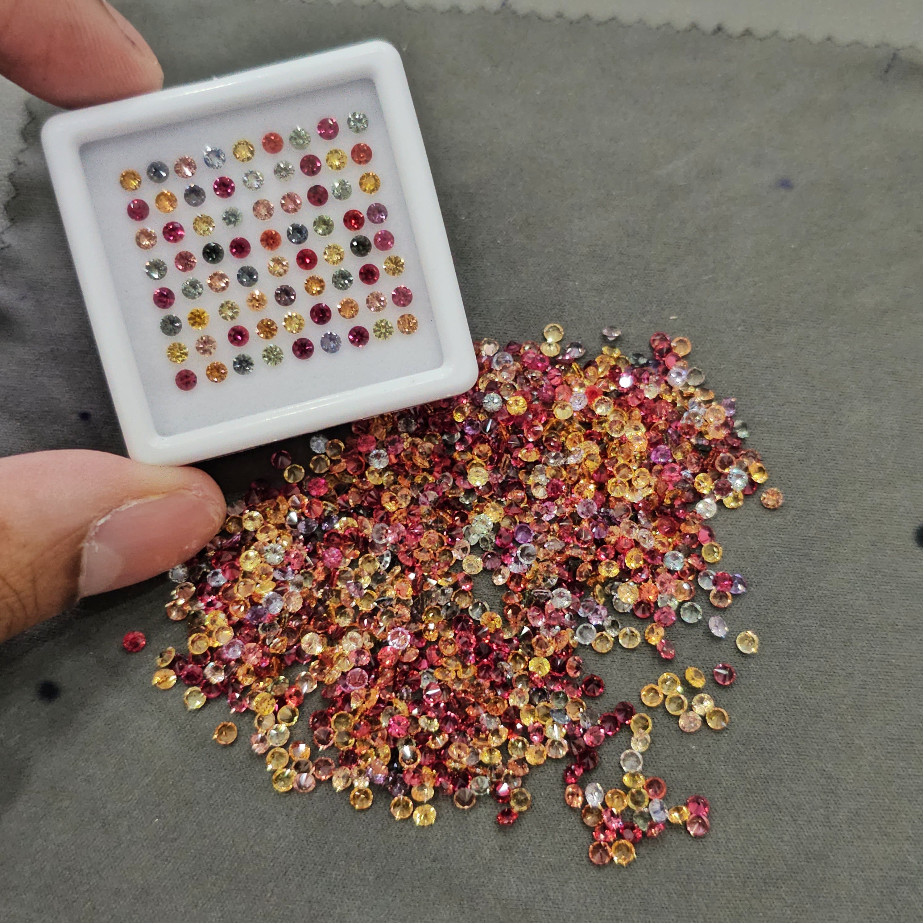 30 Pcs Sapphires Multi | Ideal Cut 2.25mm - The LabradoriteKing