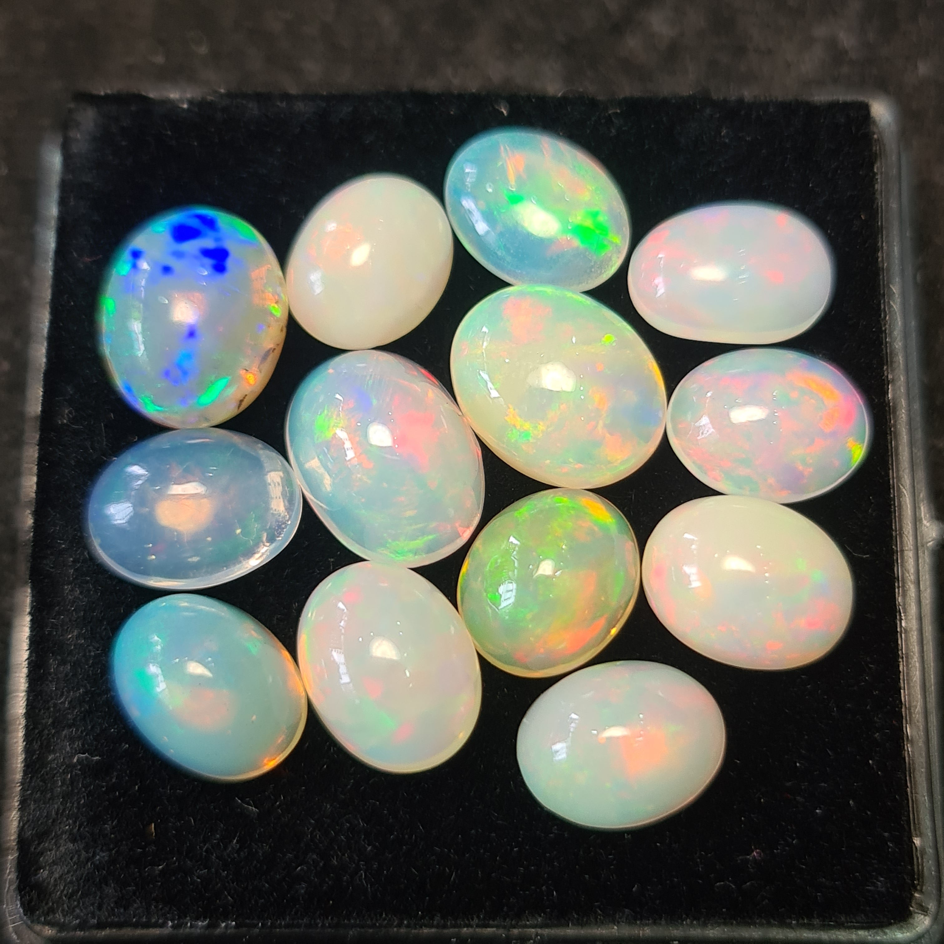13Pcs of Natural Ethopian Opal Cabochons | 8–10mm | Shape-Oval - The LabradoriteKing