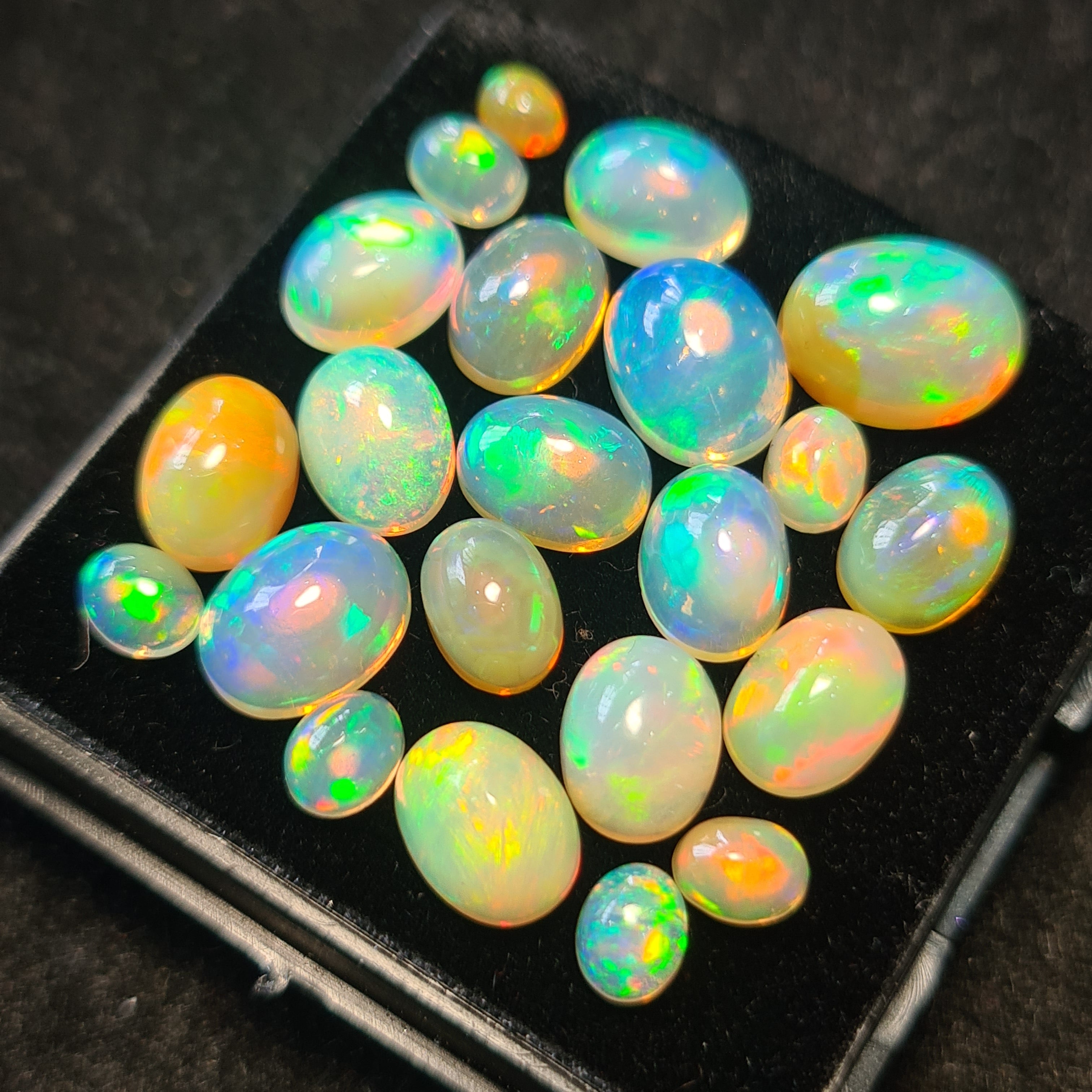 22Pcs of Natural Ethopian Opal Cabochons | 4–10mm | Shape-Oval - The LabradoriteKing