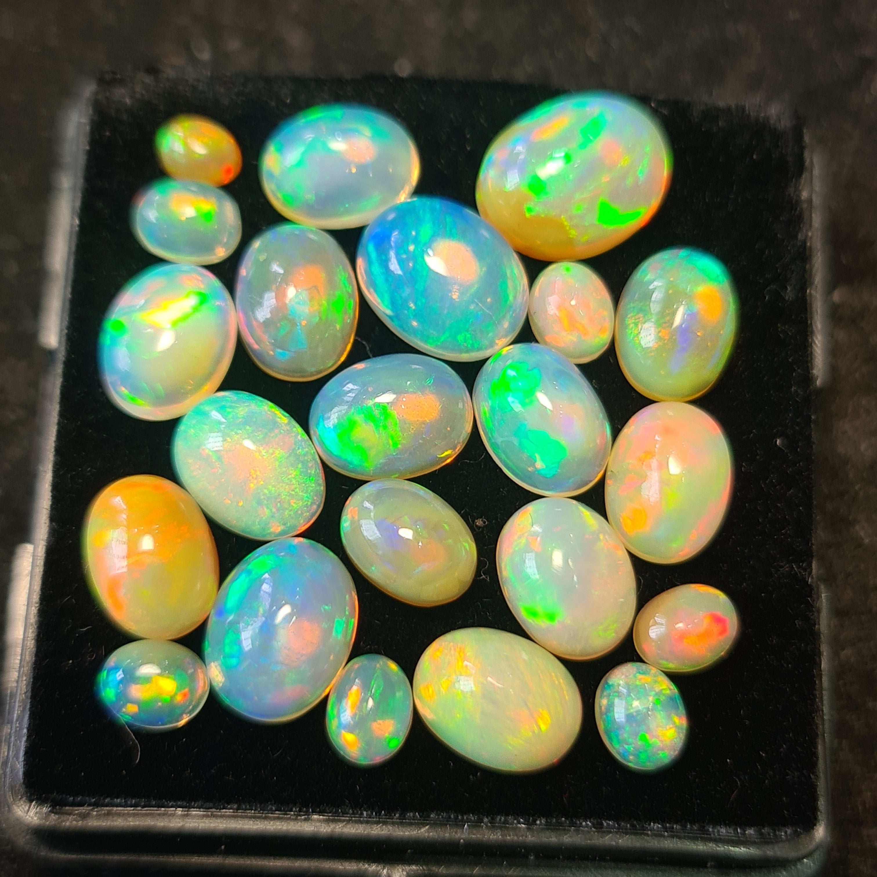 22Pcs of Natural Ethopian Opal Cabochons | 4–10mm | Shape-Oval - The LabradoriteKing