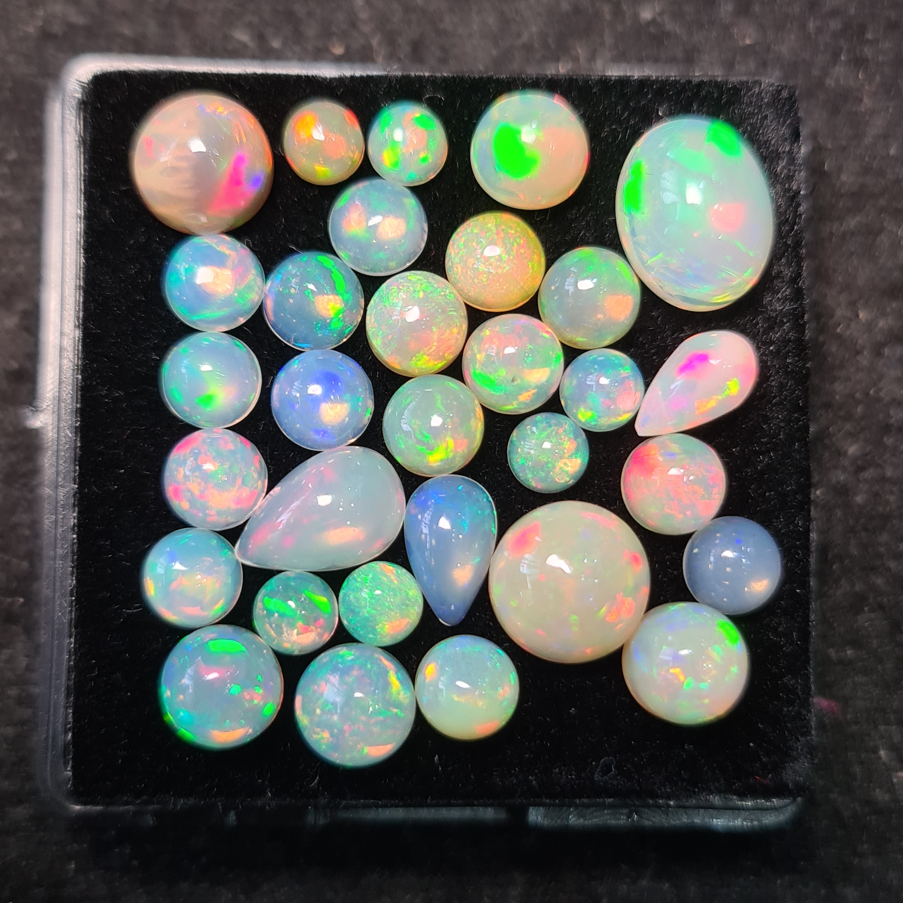31Pcs of Natural Ethopian Opal Cabochons | 4–10mm | Shape-Mix - The LabradoriteKing