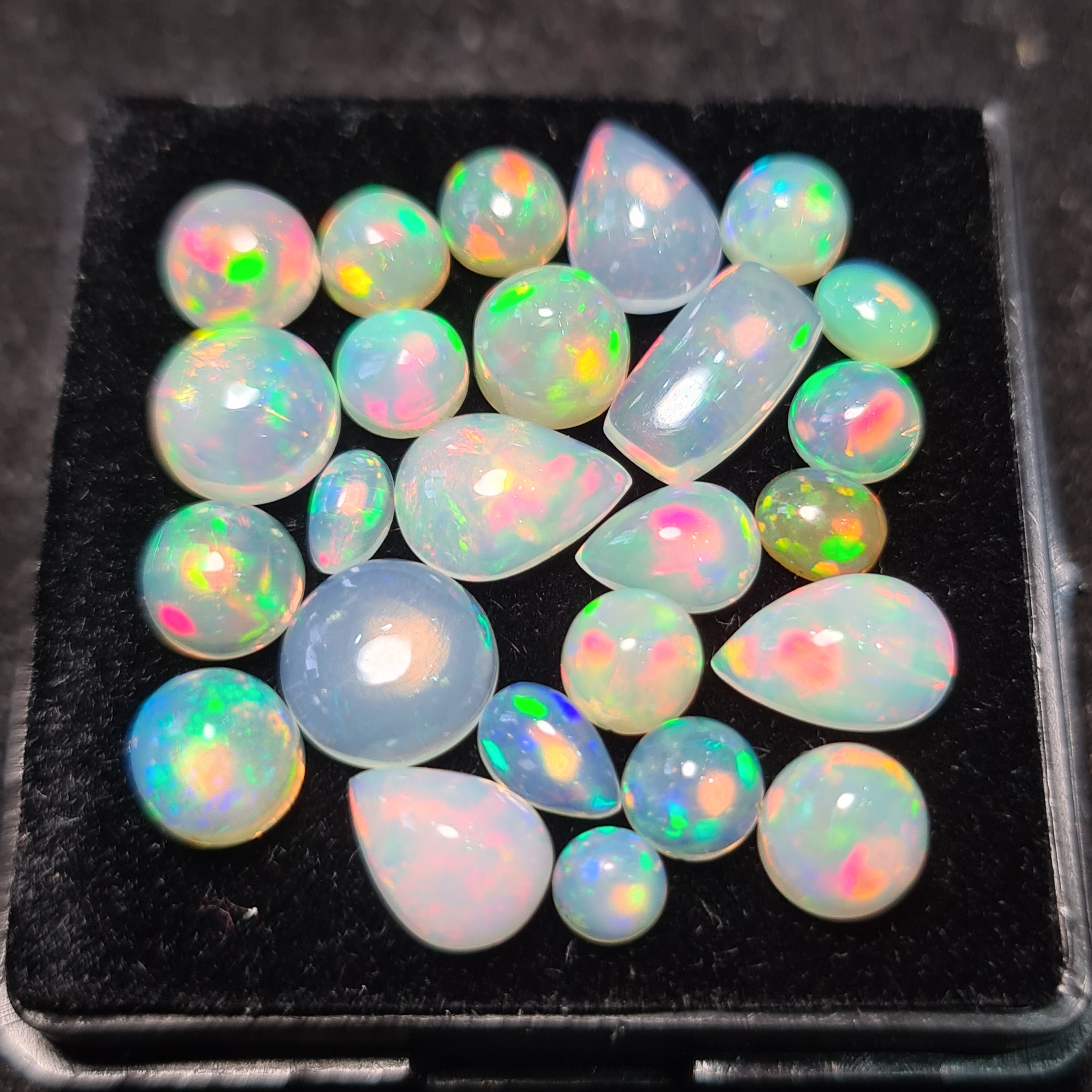 25Pcs of Natural Ethopian Opal Cabochons | 4–10mm | Shape-Mix - The LabradoriteKing