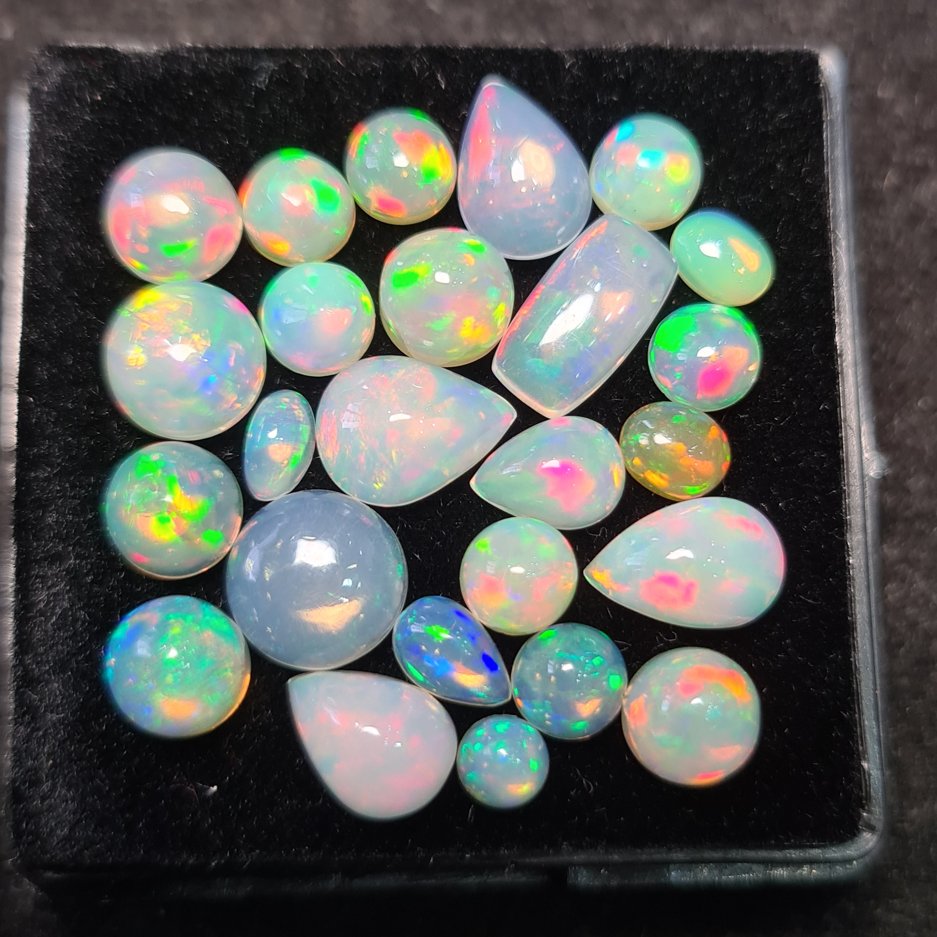 25Pcs of Natural Ethopian Opal Cabochons | 4–10mm | Shape-Mix - The LabradoriteKing
