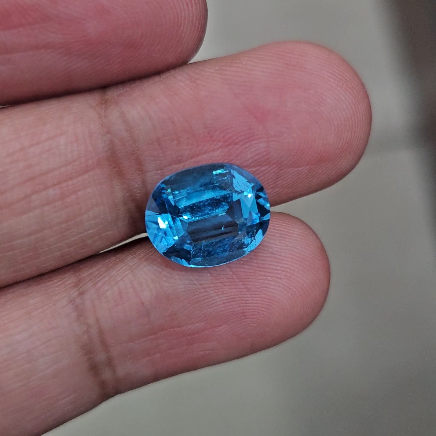 Natural Swiss Blue Topaz Faceted | Oval | 13x10mm - The LabradoriteKing