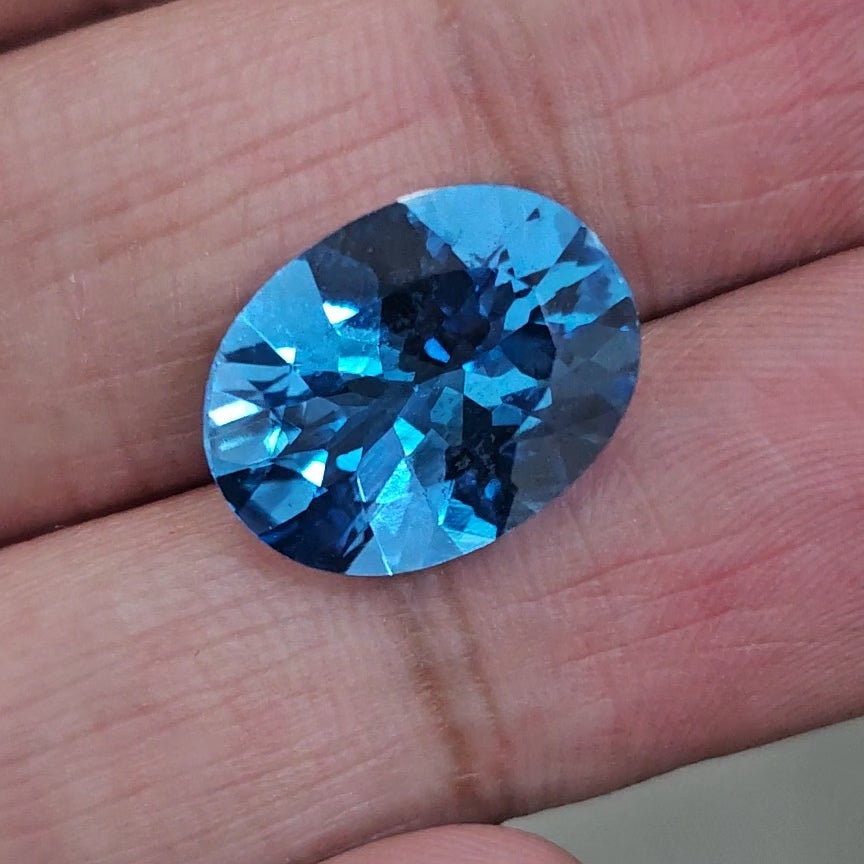 Natural Swiss Blue Topaz Faceted | Oval | 16x12mm - The LabradoriteKing