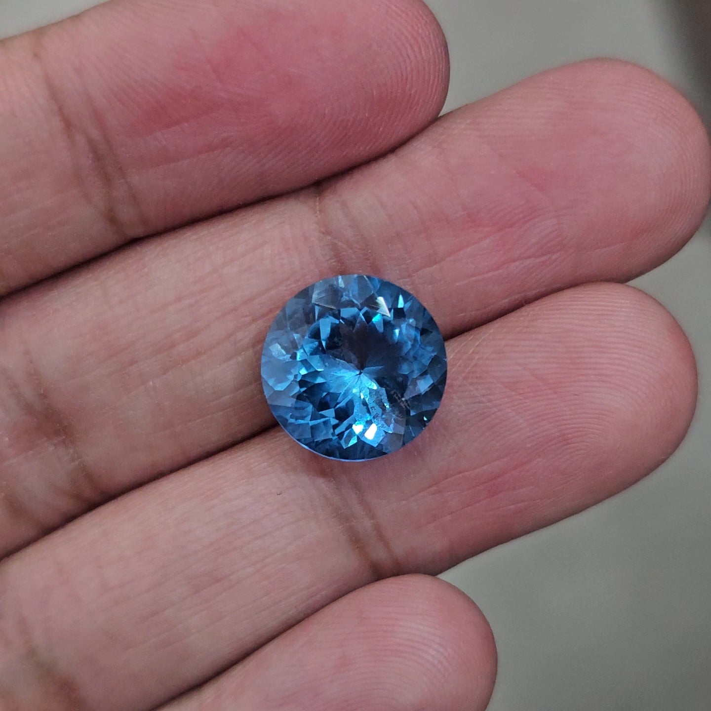Natural Swiss Blue Topaz Faceted | Round | 13mm - The LabradoriteKing