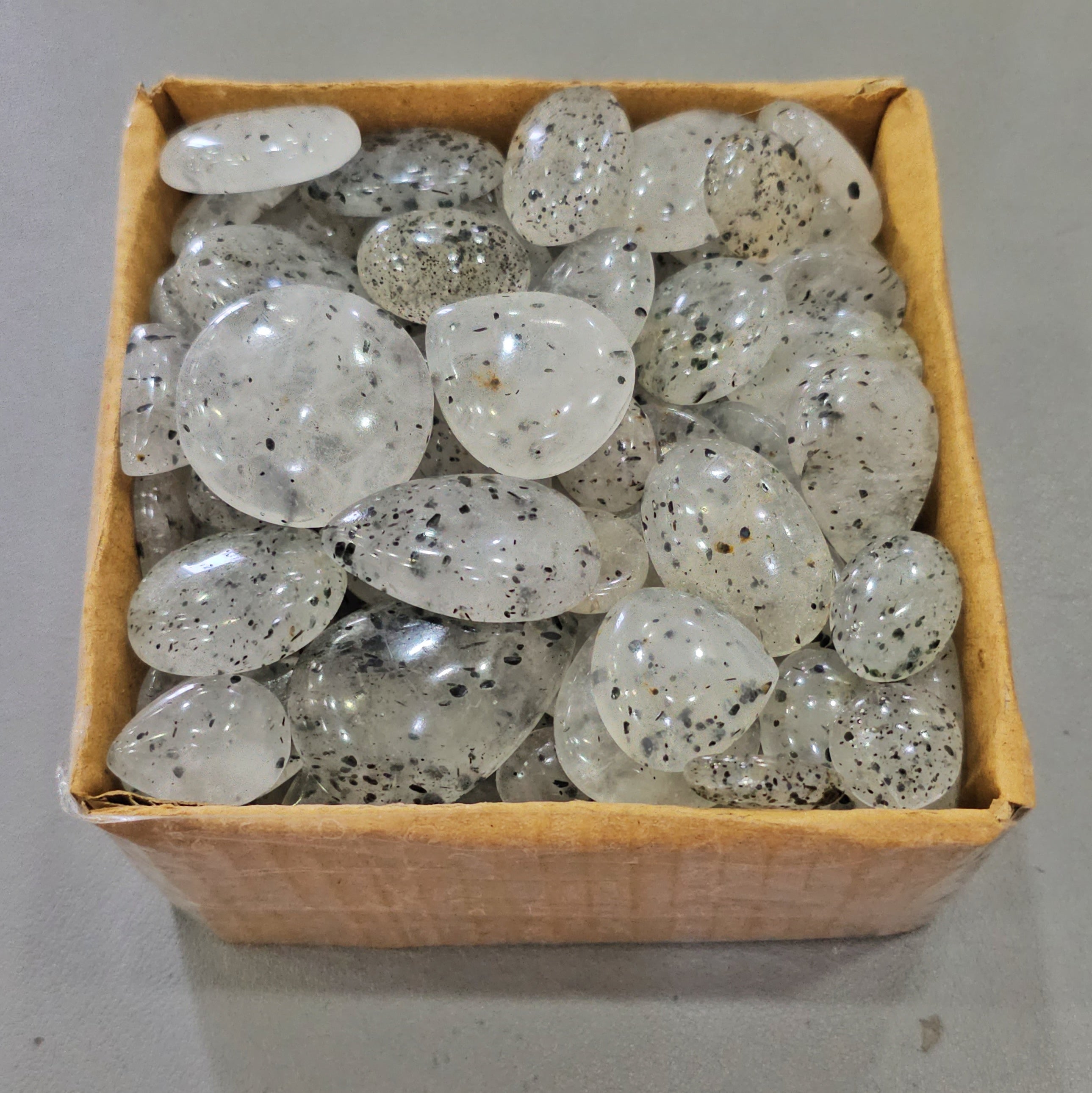 500Gram/1KG Black Dot Cabochons | 190-200 Pcs |20-40mm - The LabradoriteKing