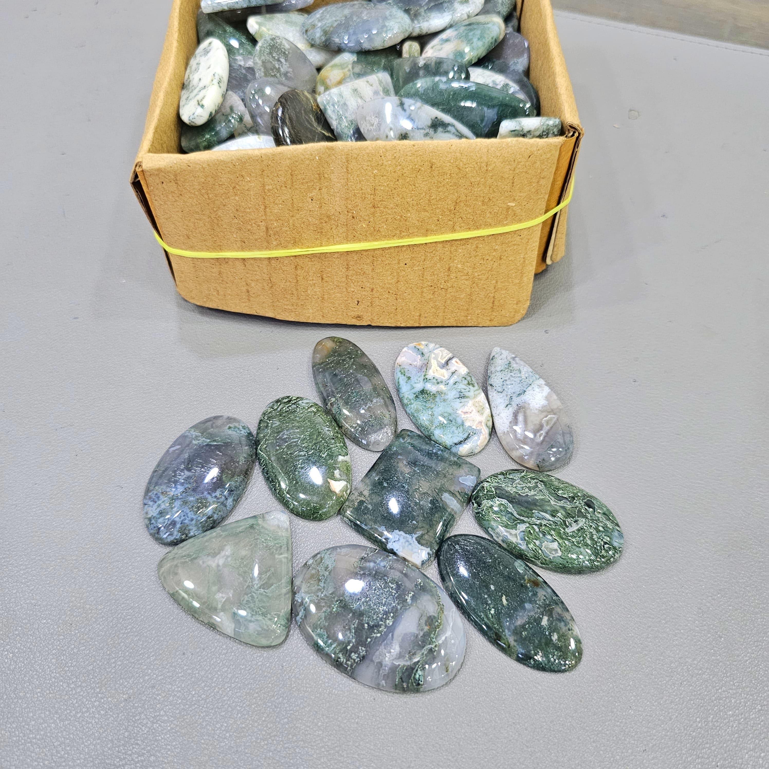 500Gram/1KG Moss Agate Cabochons | 80-100 Pcs | 1" to 3" Inches - The LabradoriteKing
