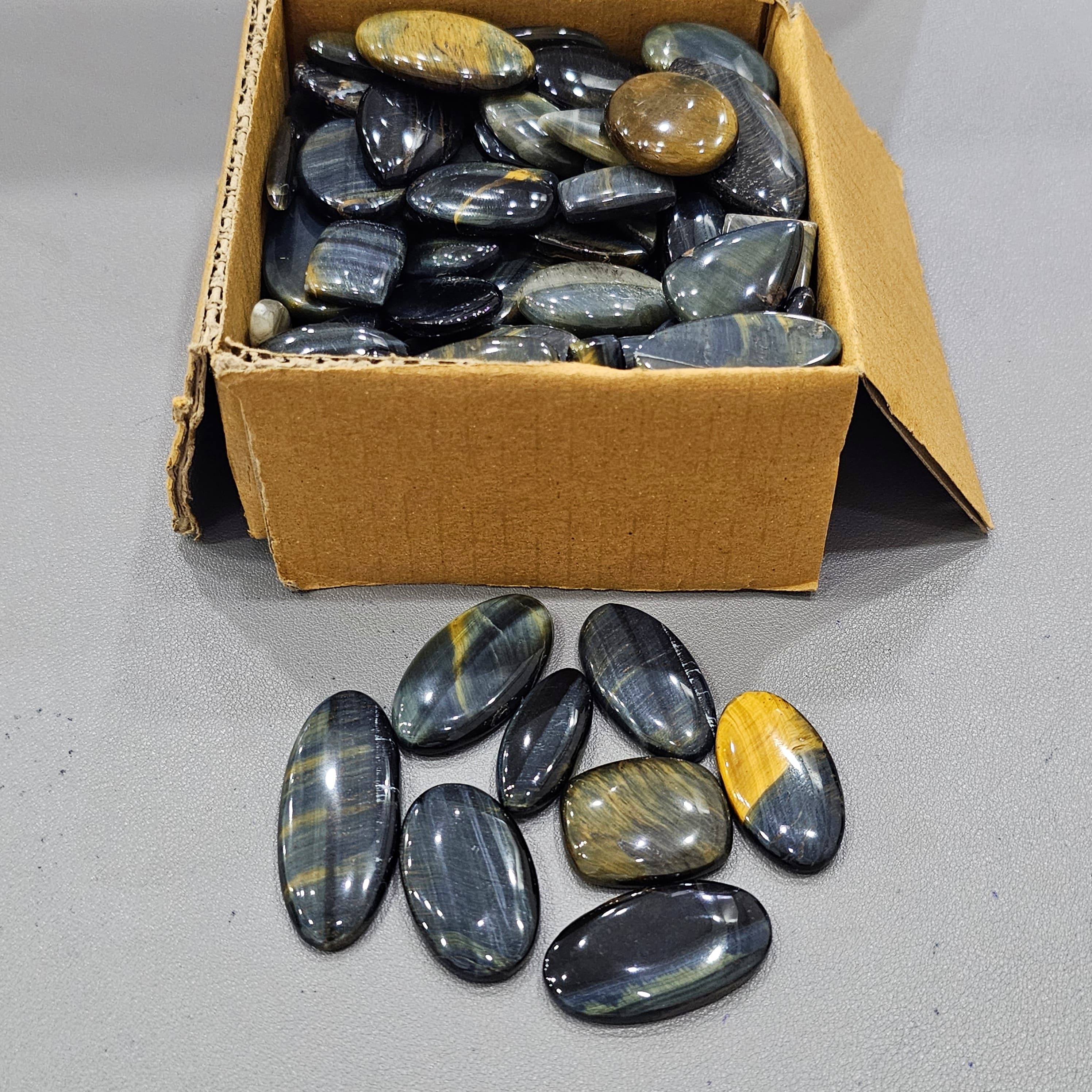 500/1KG Gram Natural Bi-Color Tiger  | 1"-3" Inches  | 100-120 Pcs | Rare South African - The LabradoriteKing