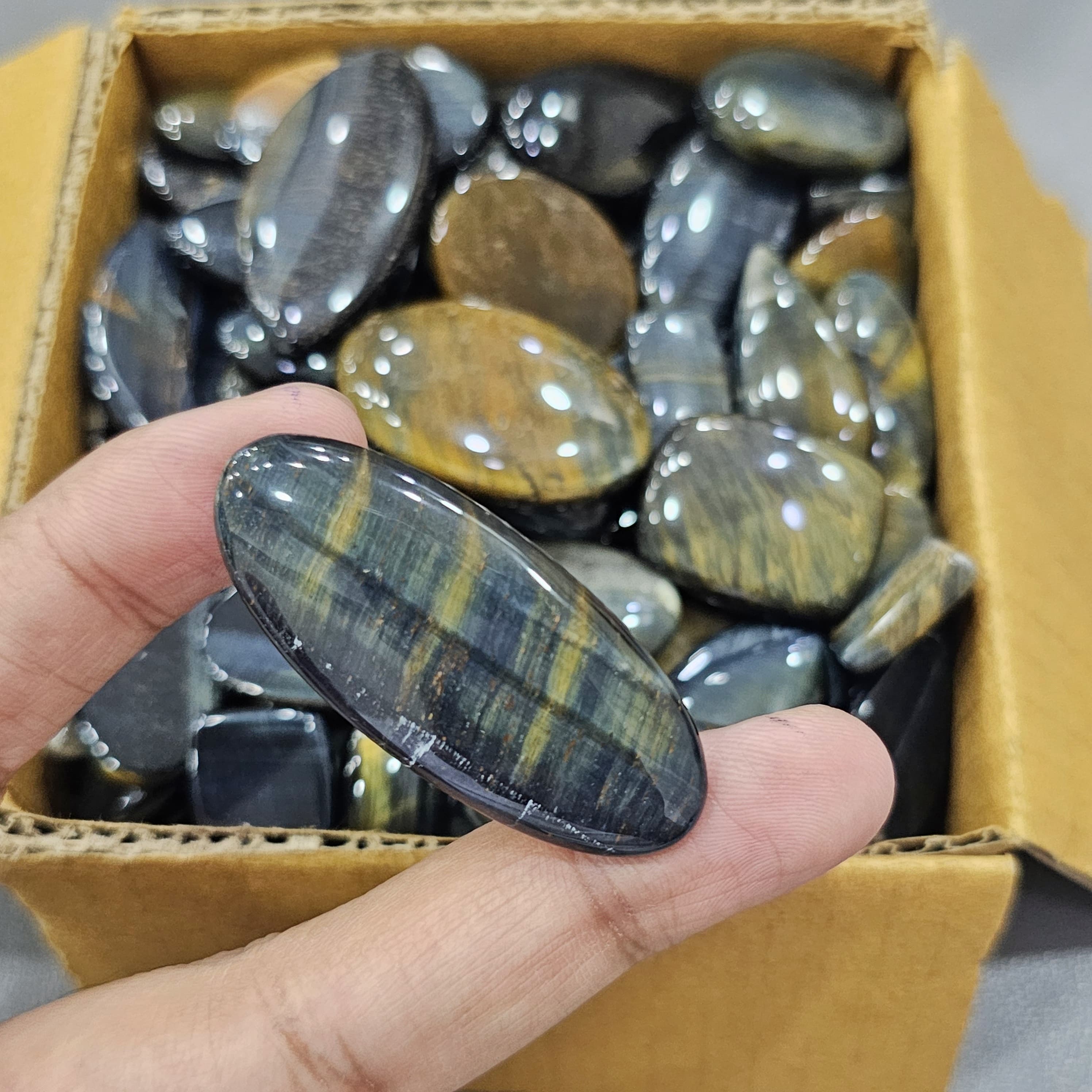 500/1KG Gram Natural Bi-Color Tiger  | 1"-3" Inches  | 100-120 Pcs | Rare South African - The LabradoriteKing